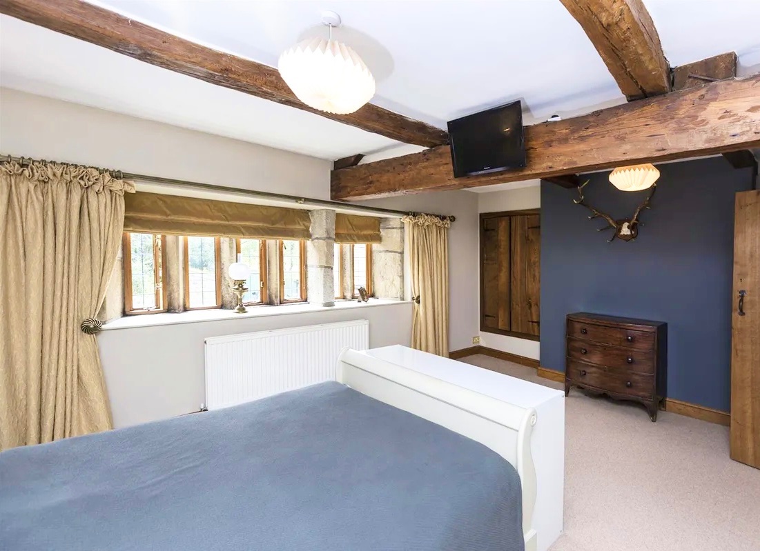 9 bedroom equestrian facility character property For Sale in Hebden Bridge - Photograph 25.
