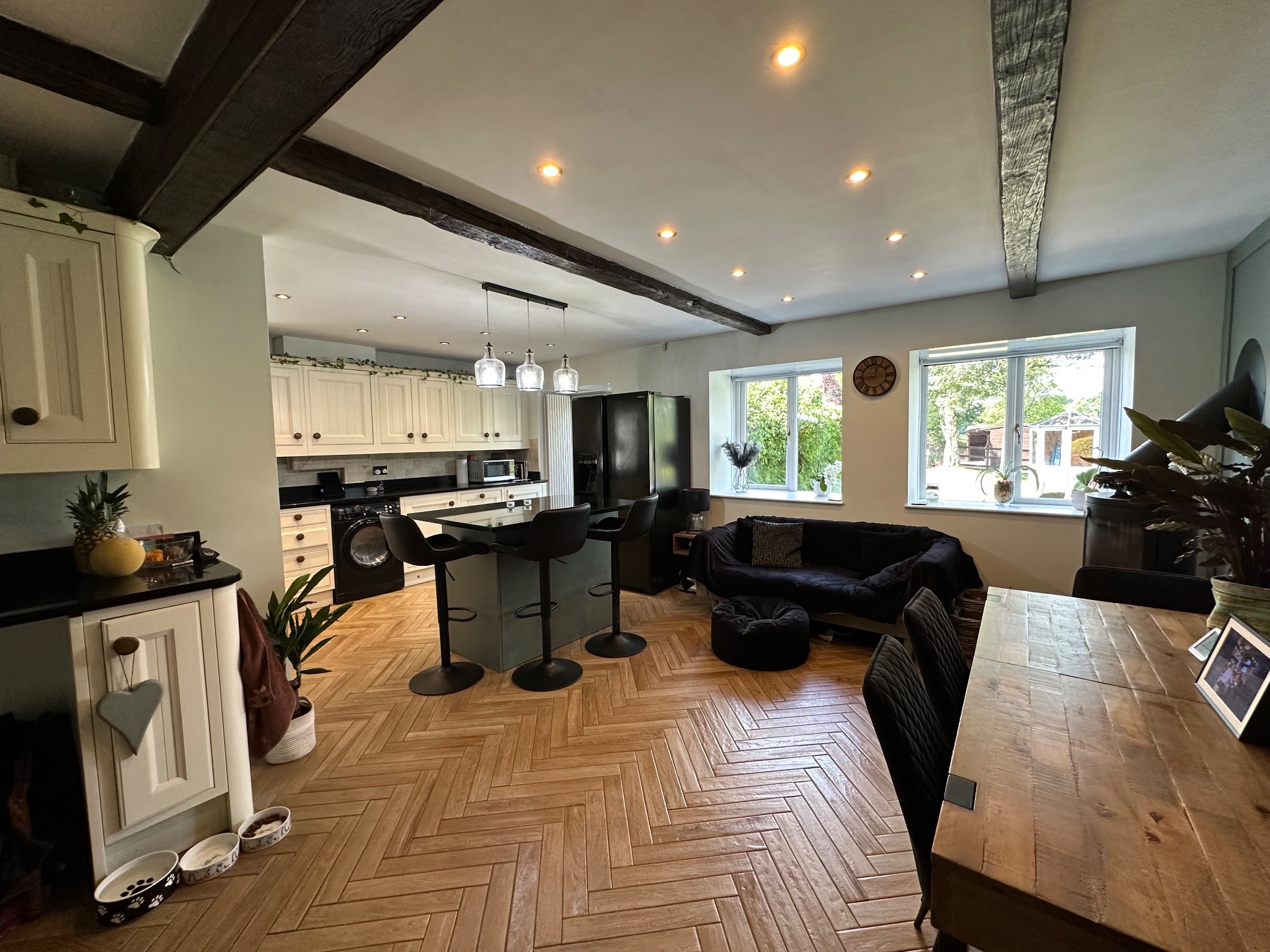 5 bedroom barn conversion house SSTC in Calderdale - Photograph 14.