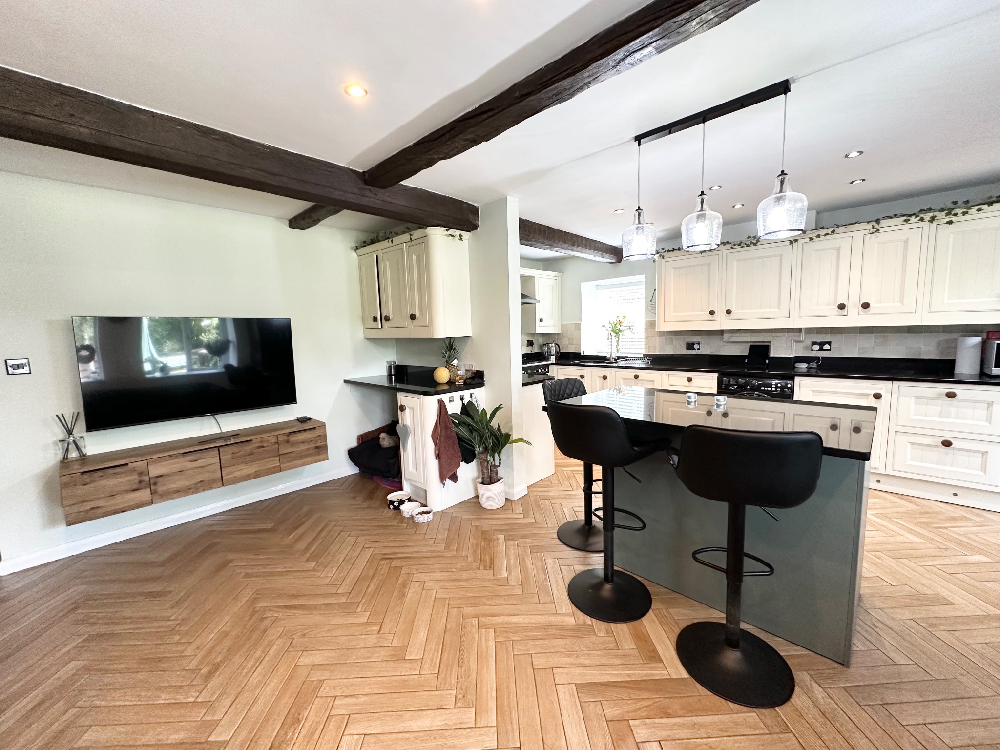 5 bedroom barn conversion house SSTC in Calderdale - Photograph 12.