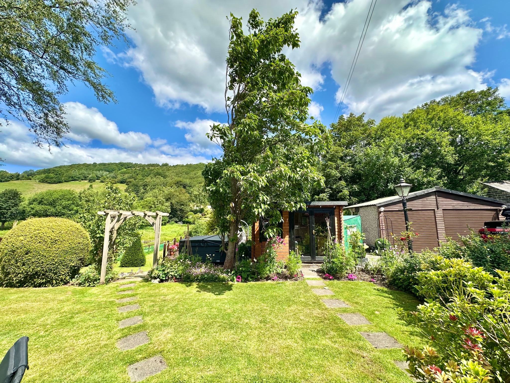 5 bedroom barn conversion house SSTC in Calderdale - Photograph 46.