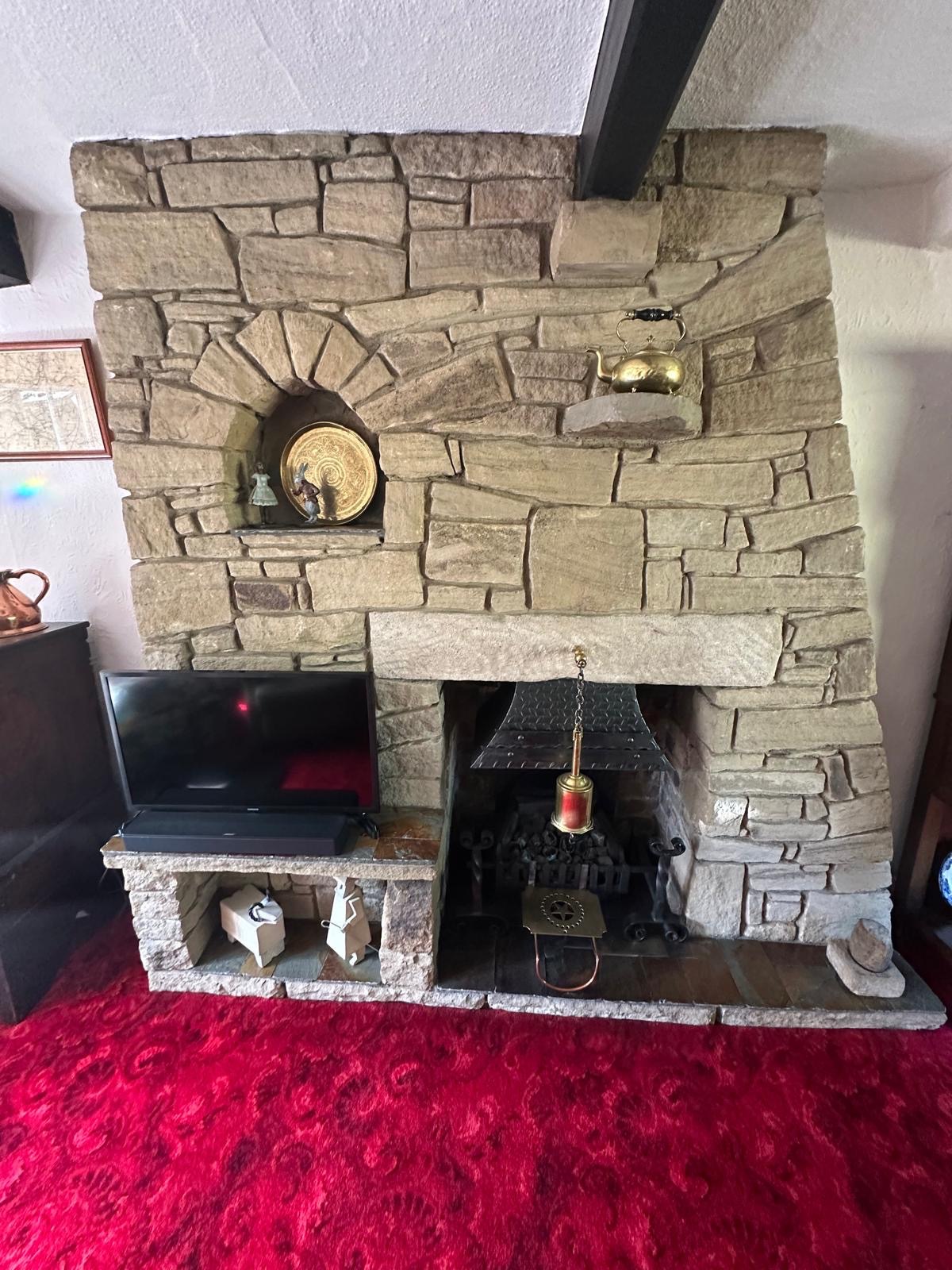 3 bedroom detached house SSTC in Todmorden - Photograph 16.