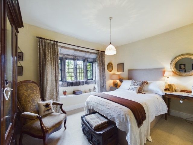 7 bedroom detached house For Sale in Todmorden - Photograph 15.