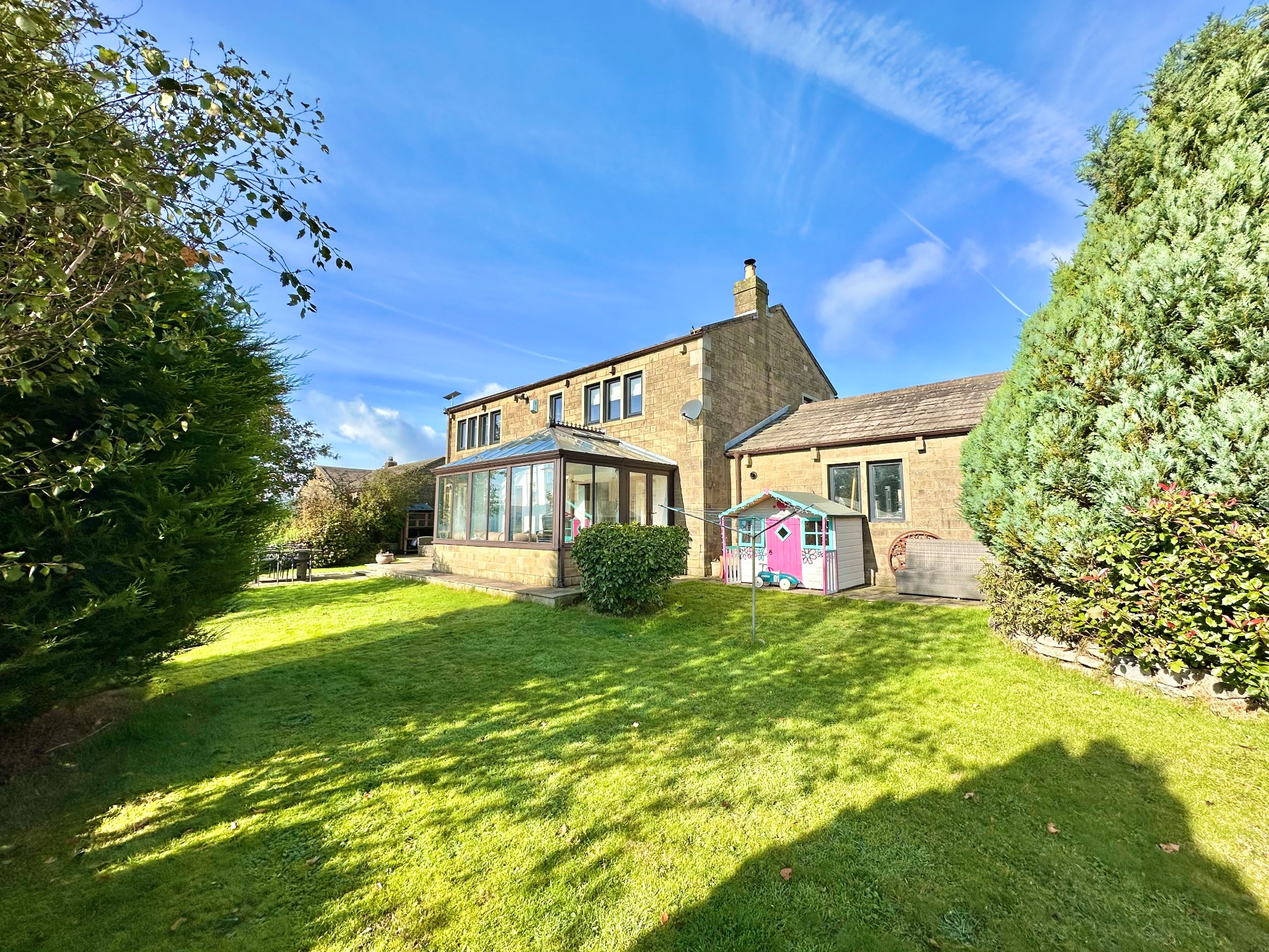 5 bedroom detached house SSTC in Heptonstall - Photograph 38.