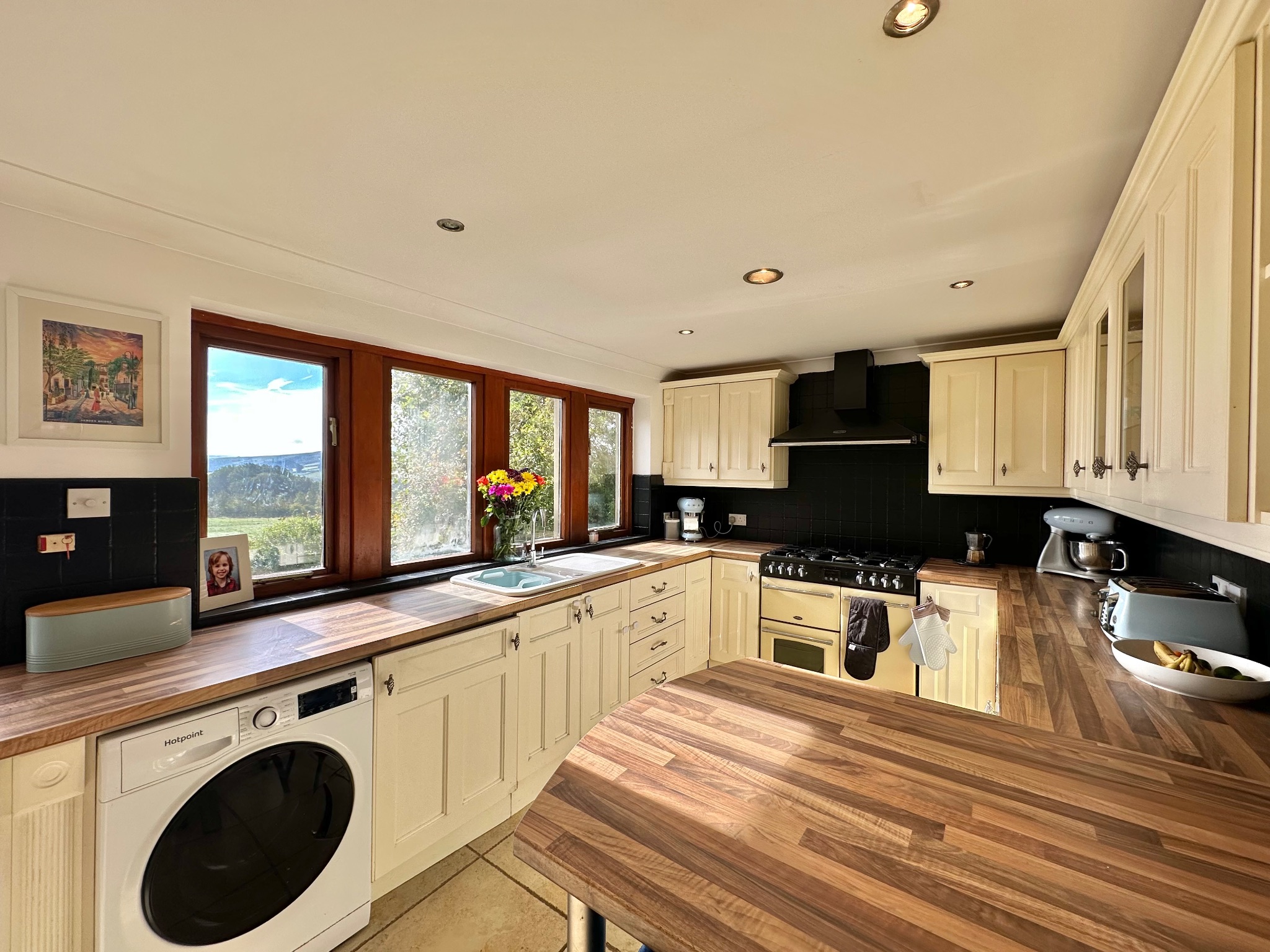 5 bedroom detached house SSTC in Heptonstall - Photograph 11.