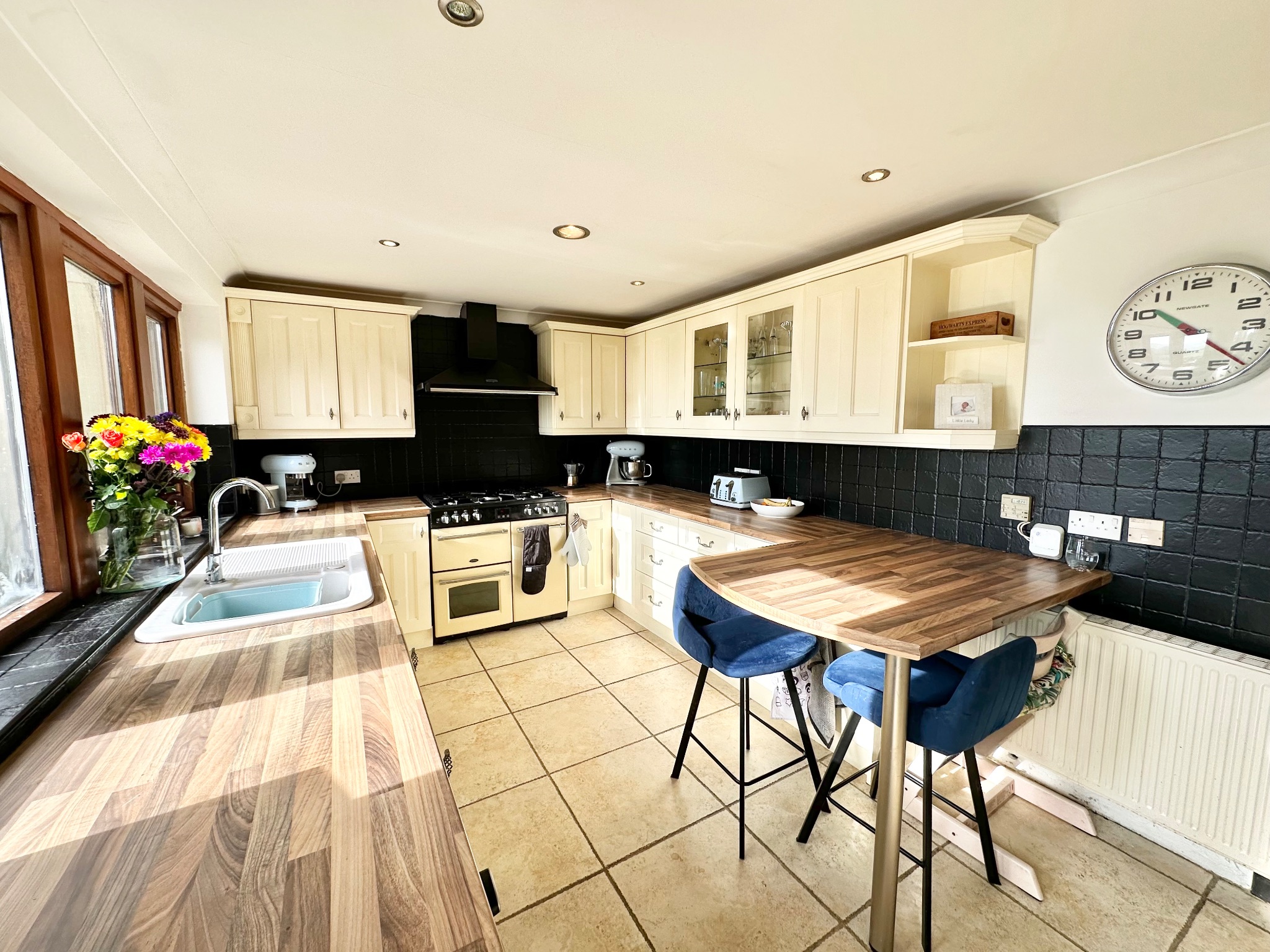 5 bedroom detached house SSTC in Heptonstall - Photograph 10.