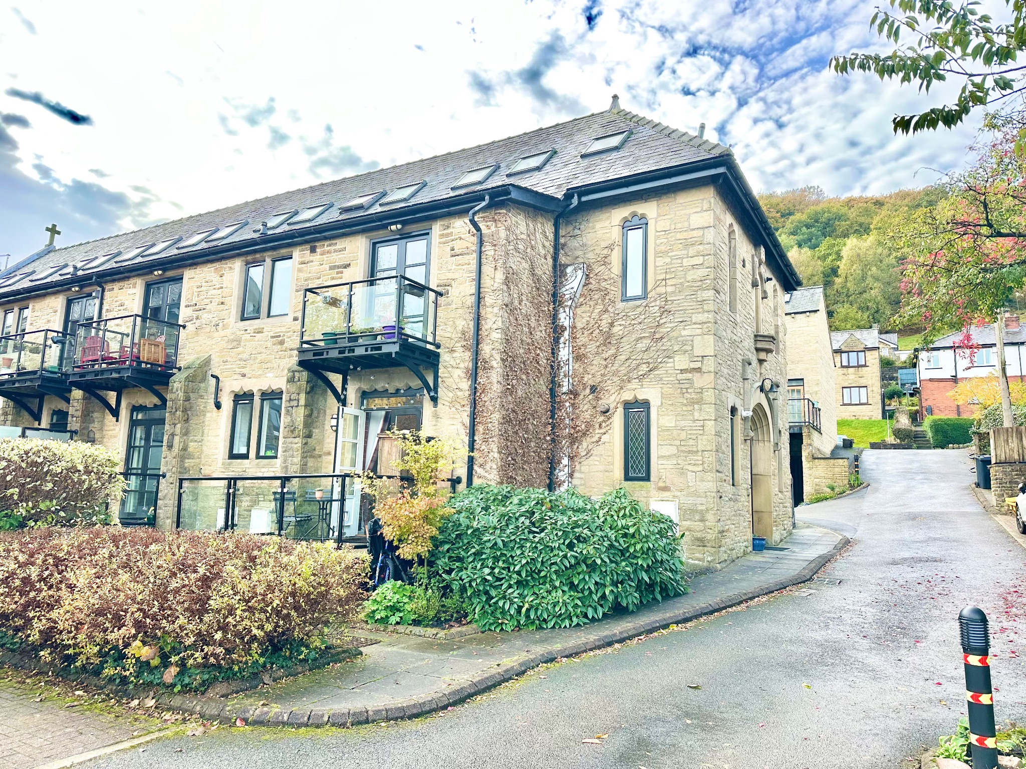 2 bedroom apartment flat/apartment SSTC in Hebden Bridge - Photograph 1.