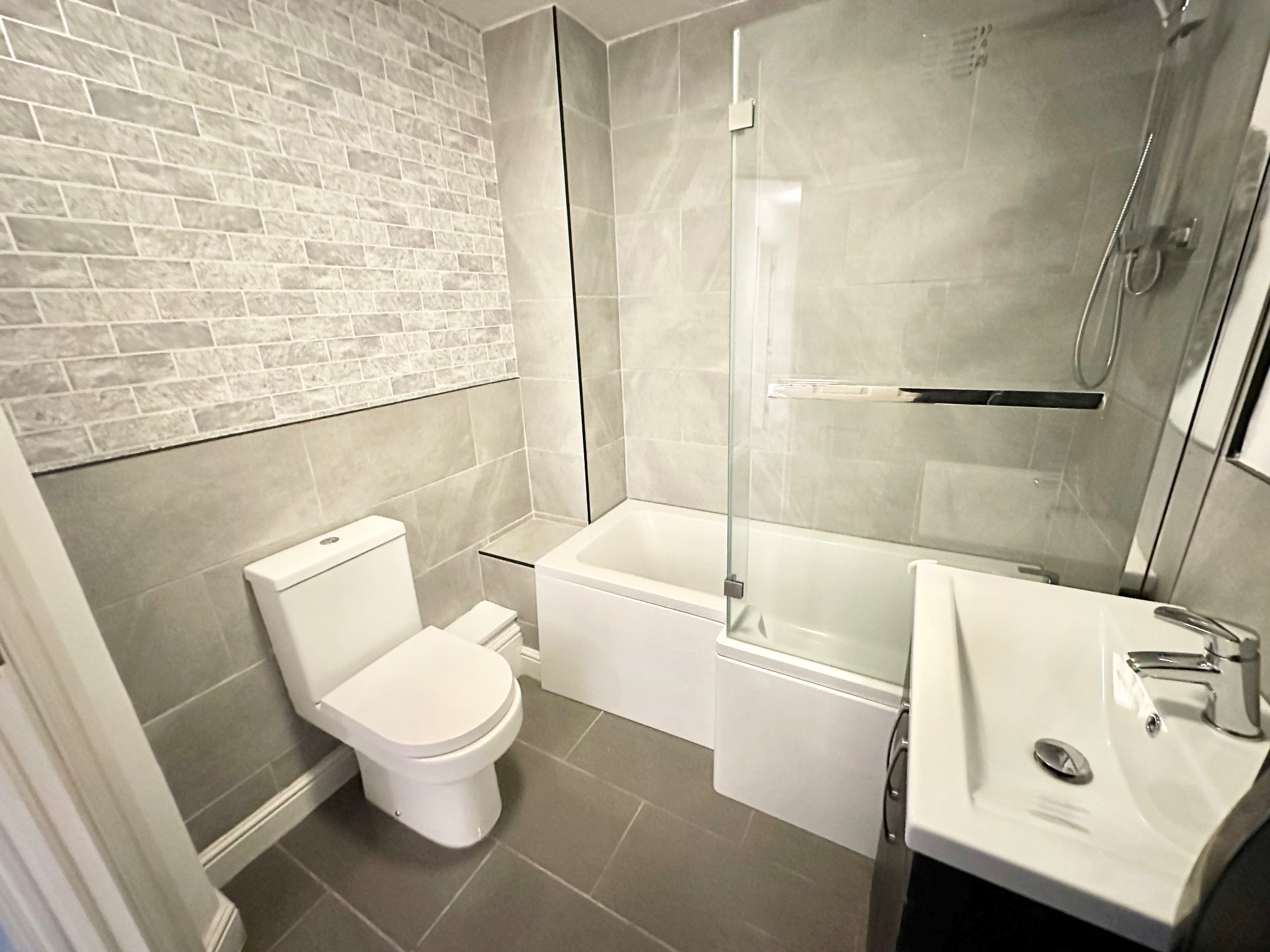 2 bedroom ground floor flat/apartment SSTC in Hebden Bridge - Photograph 8.