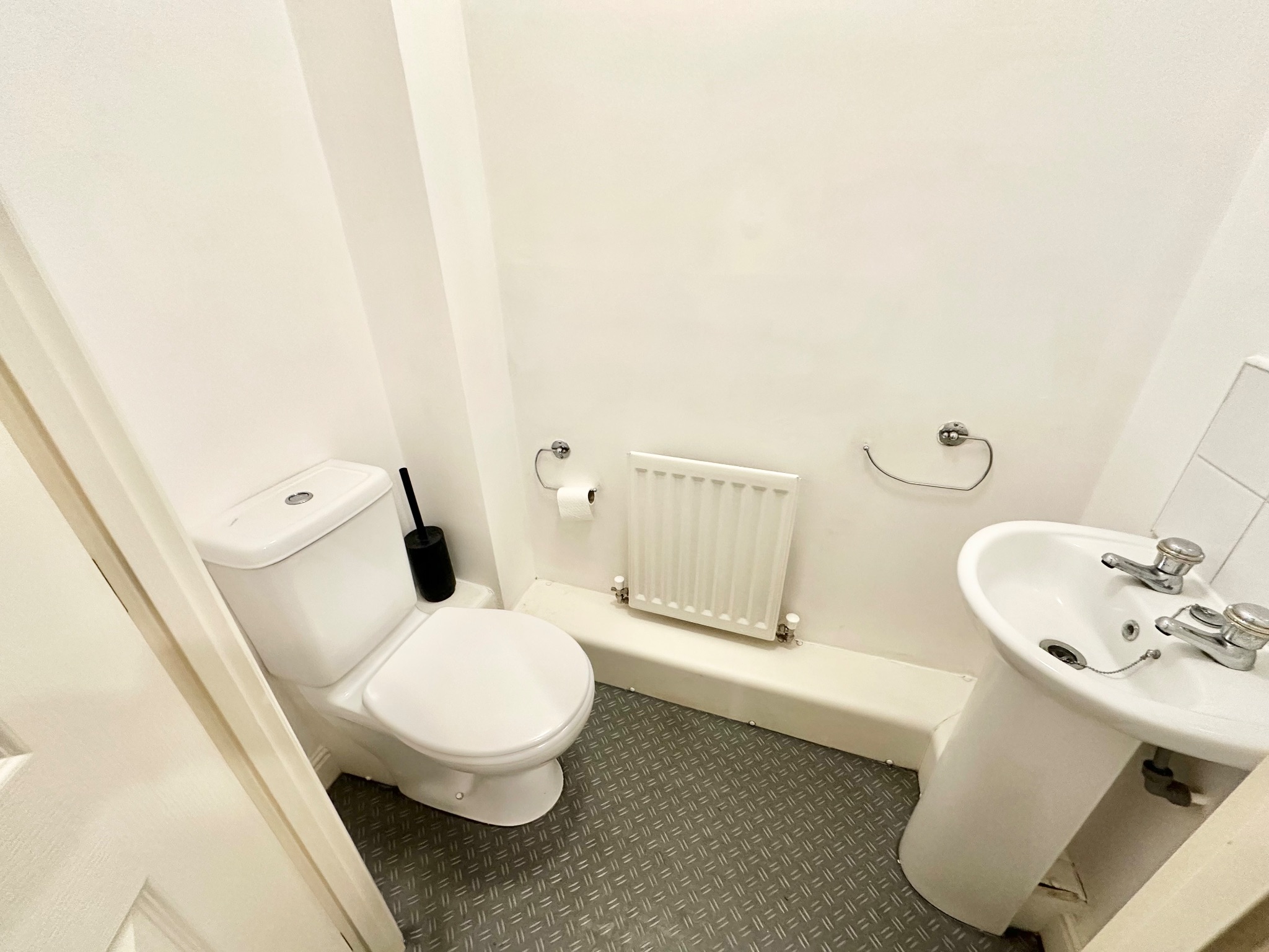 2 bedroom ground floor flat/apartment SSTC in Hebden Bridge - Photograph 9.