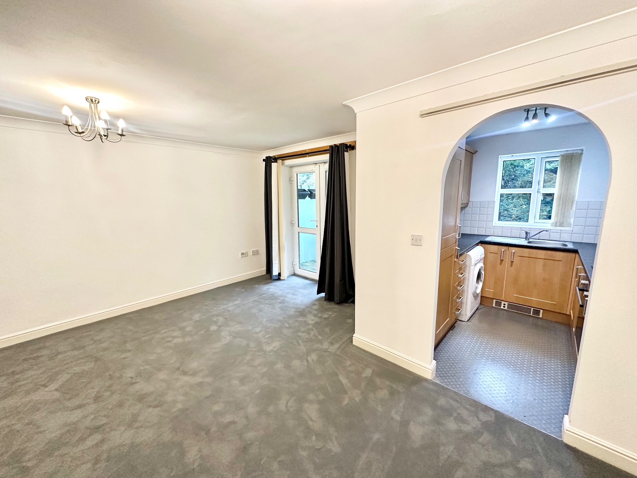 2 bedroom ground floor flat/apartment SSTC in Hebden Bridge - Photograph 3.
