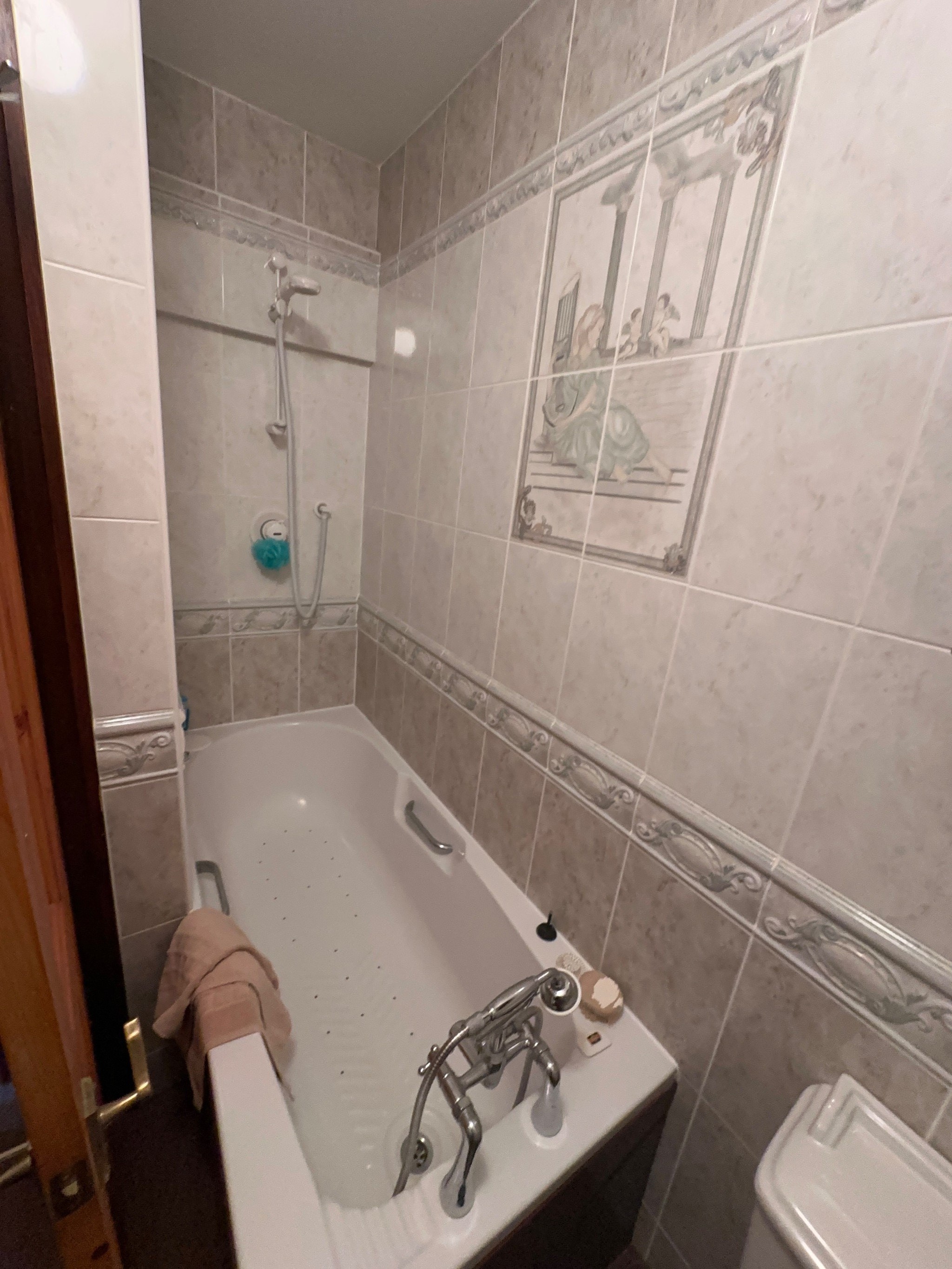 4 bedroom detached house SSTC in Todmorden - Photograph 21.