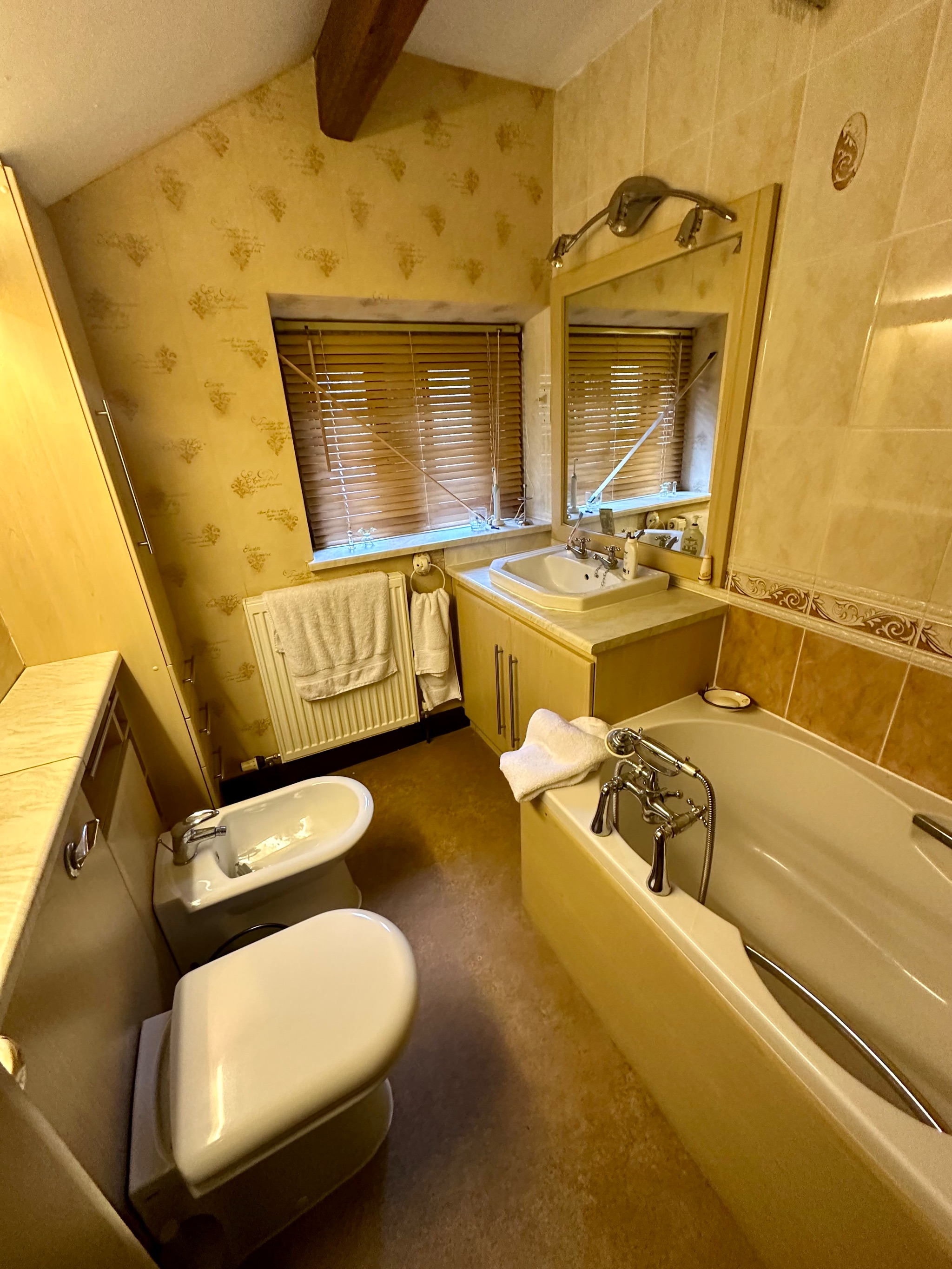4 bedroom detached house SSTC in Todmorden - Photograph 16.