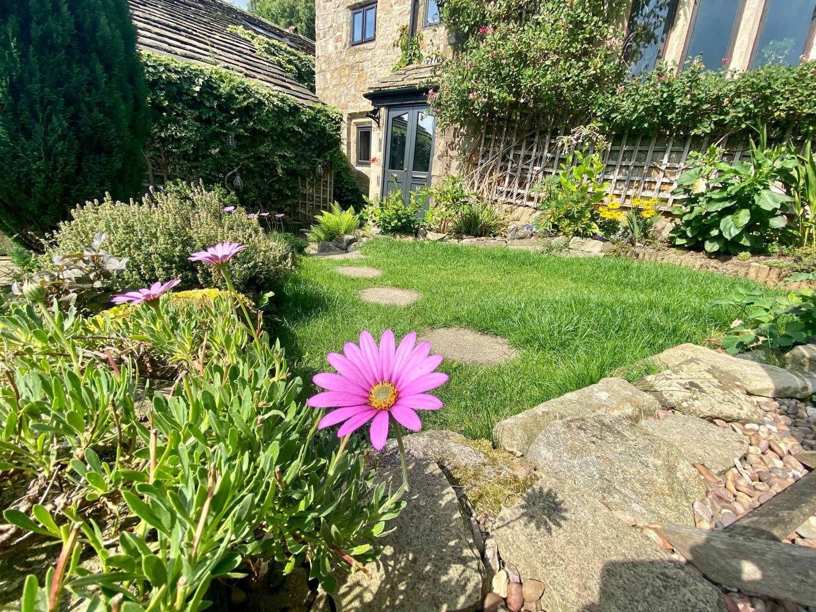 4 bedroom detached house SSTC in Todmorden - Photograph 59.