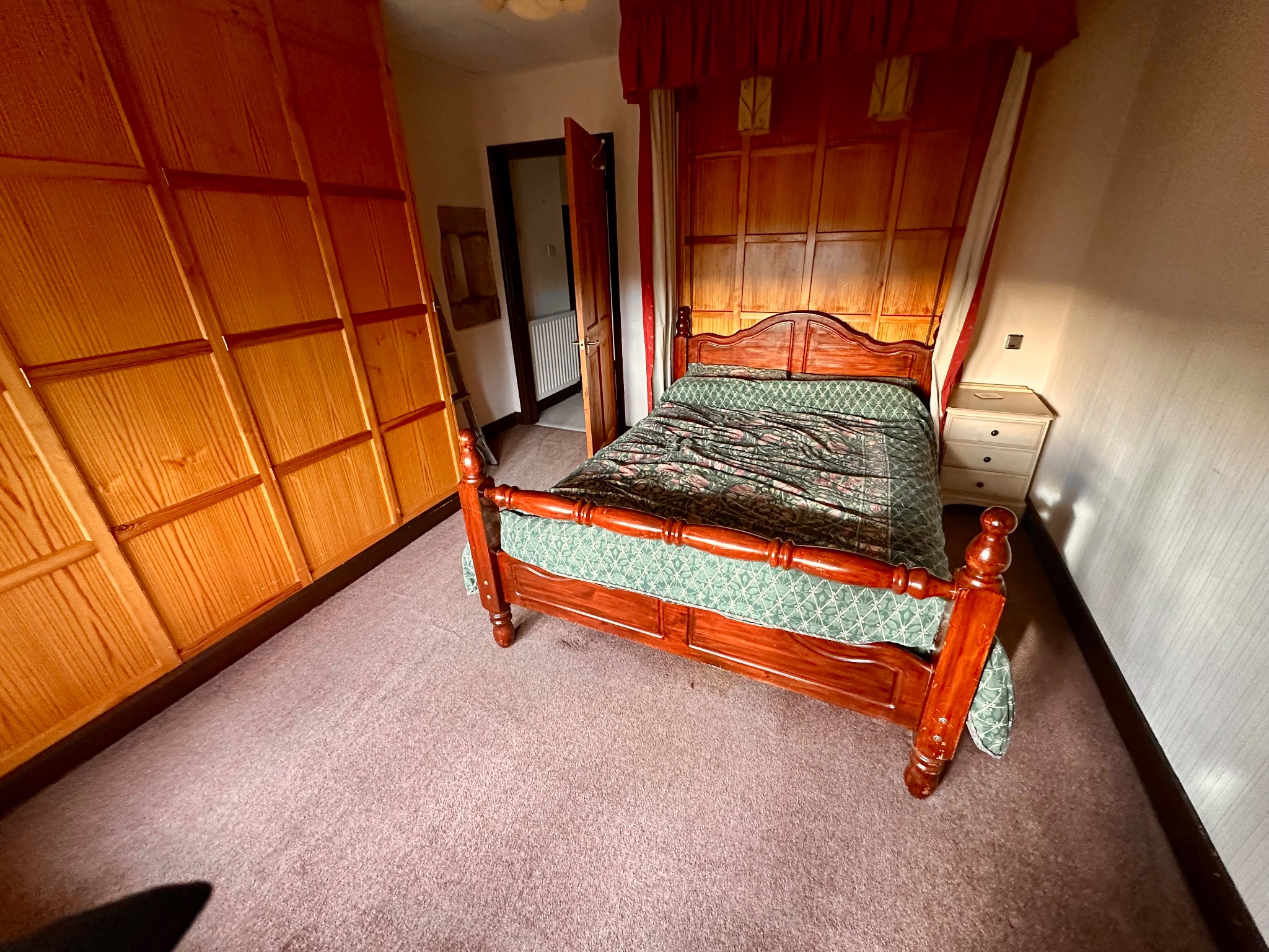 4 bedroom detached house SSTC in Todmorden - Photograph 15.