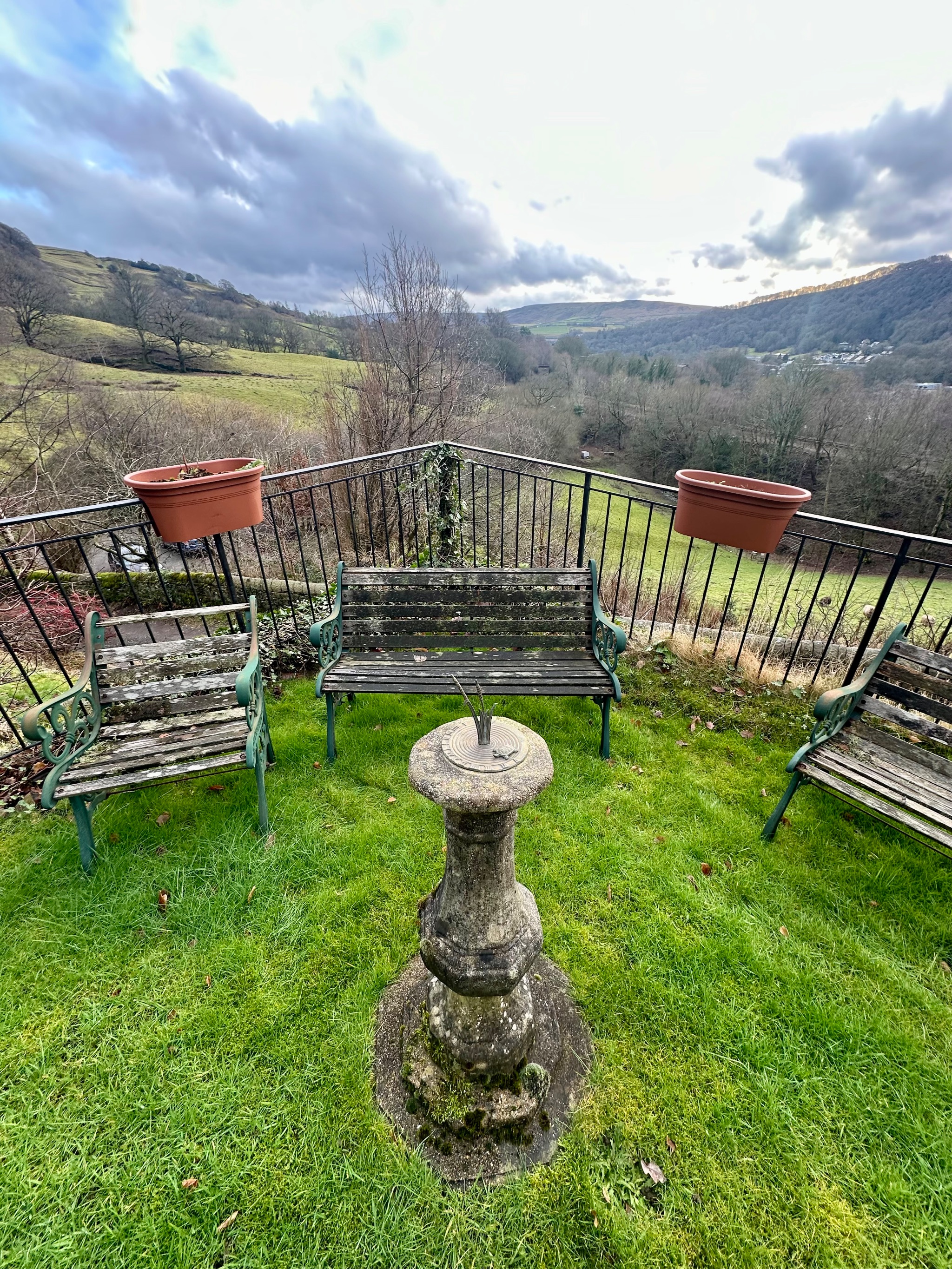 4 bedroom detached house SSTC in Todmorden - Photograph 3.