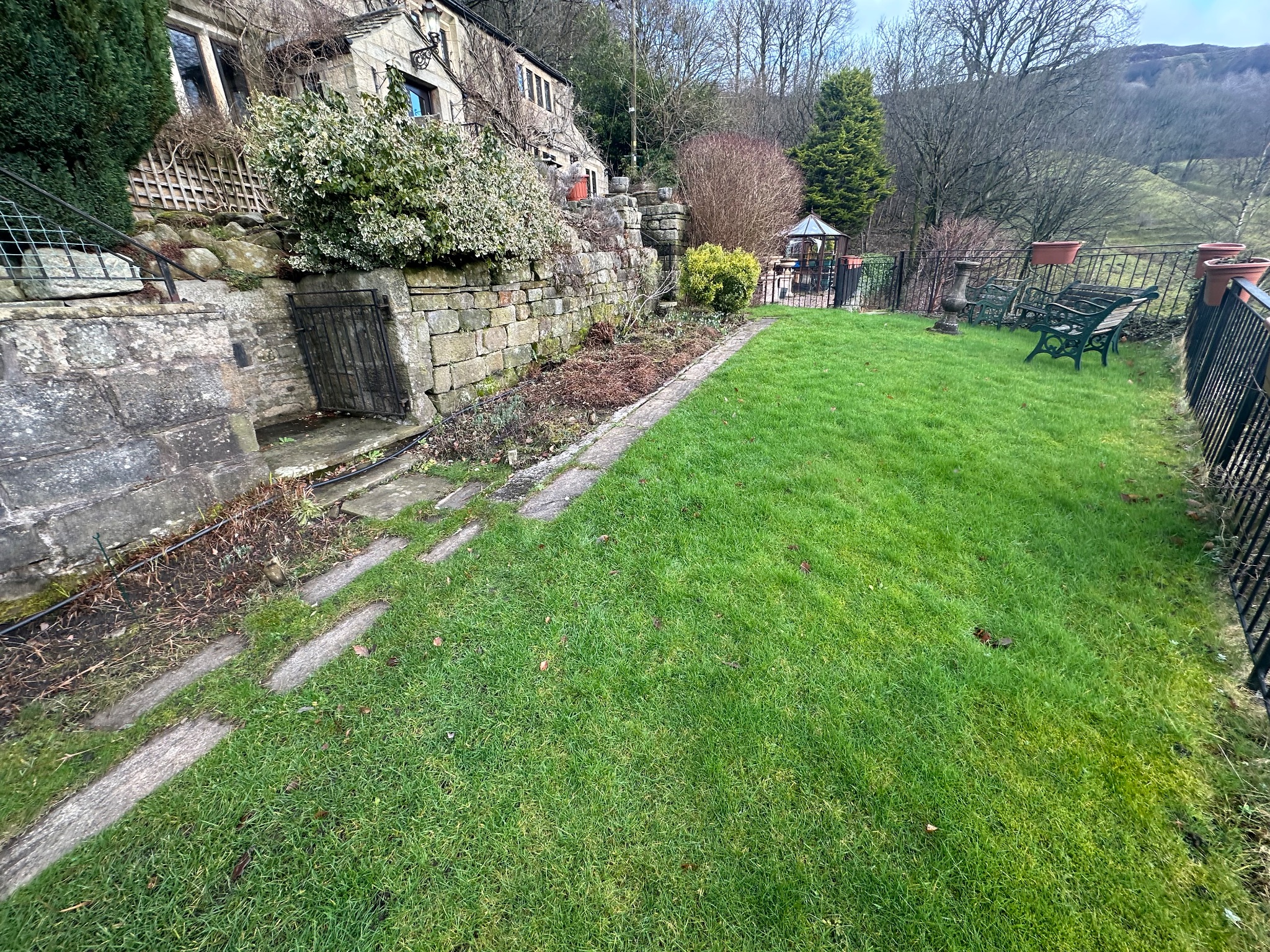 4 bedroom detached house SSTC in Todmorden - Photograph 4.