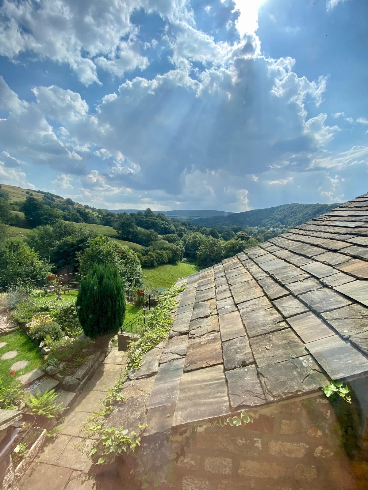 4 bedroom detached house SSTC in Todmorden - Photograph 54.