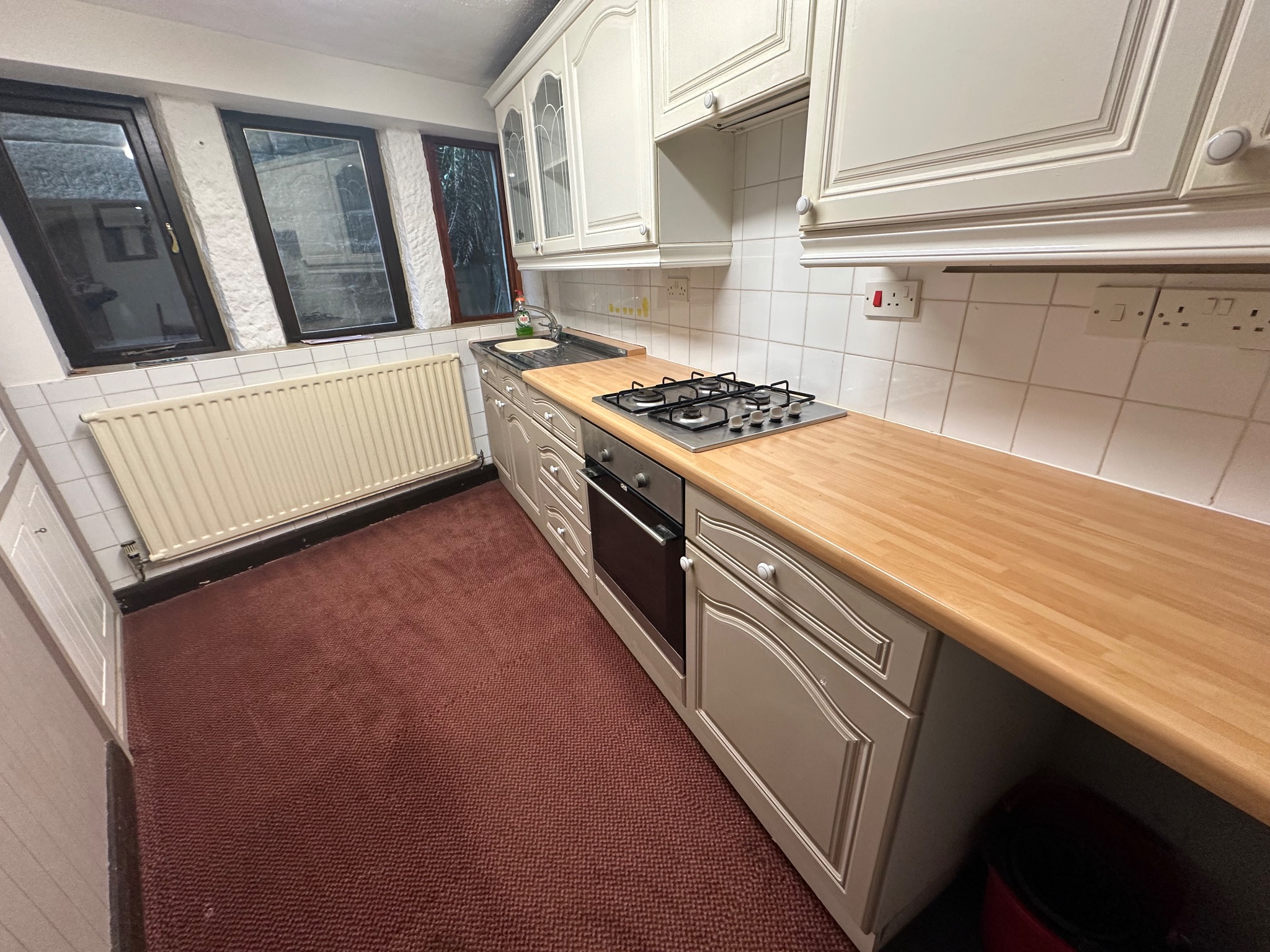 4 bedroom detached house SSTC in Todmorden - Photograph 26.