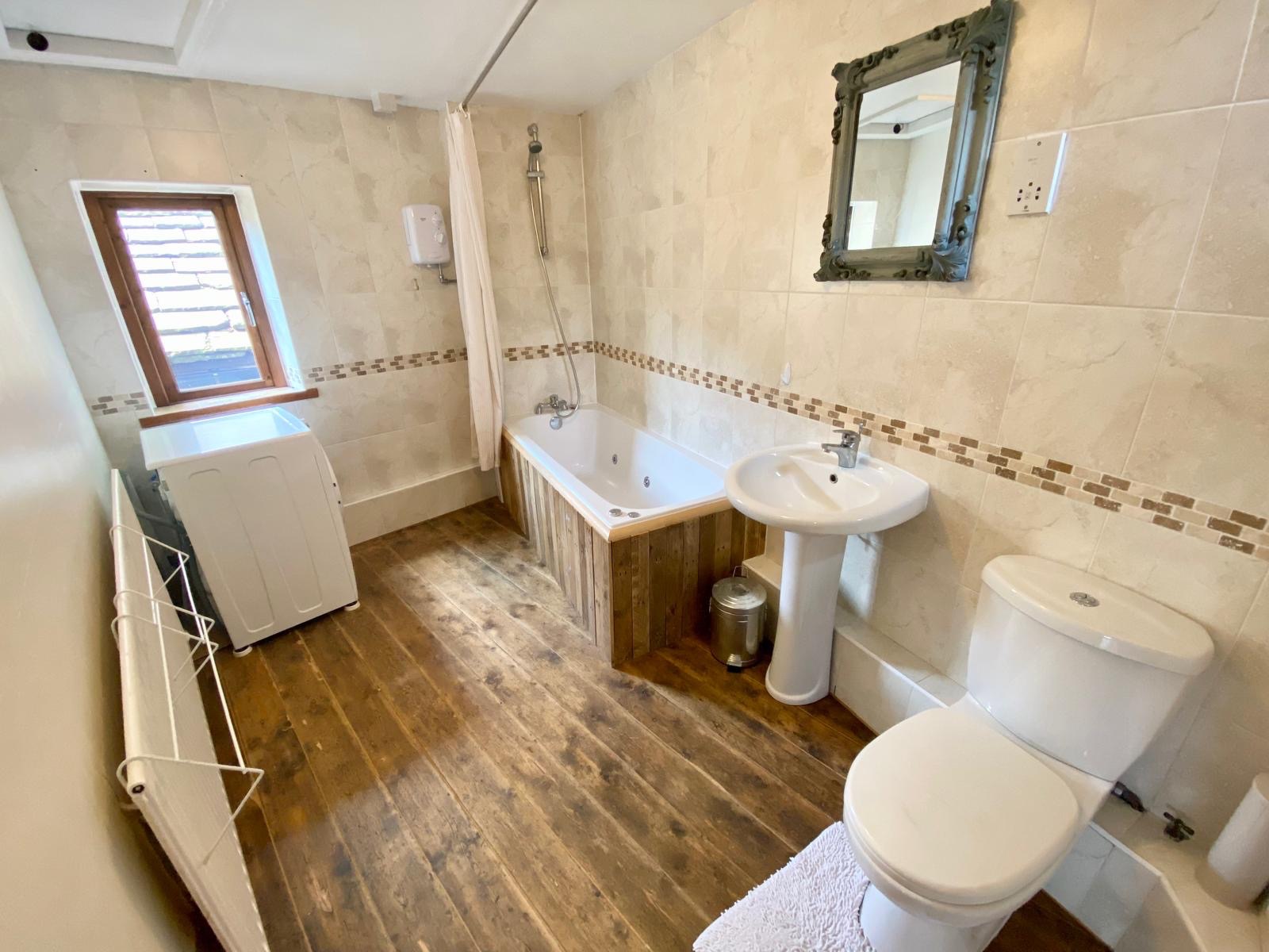 4 bedroom detached house SSTC in Todmorden - Photograph 49.
