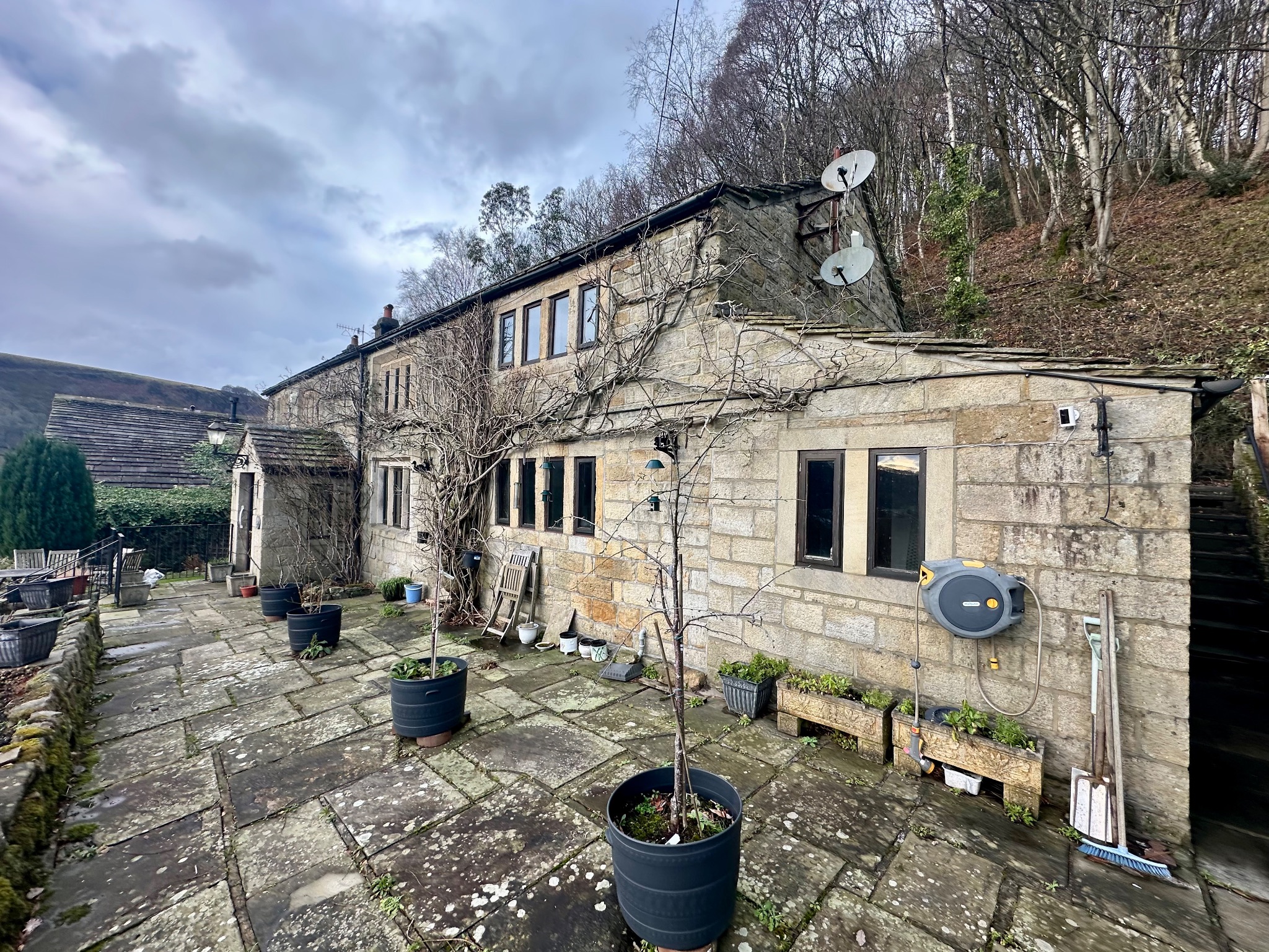4 bedroom detached house SSTC in Todmorden - Photograph 2.