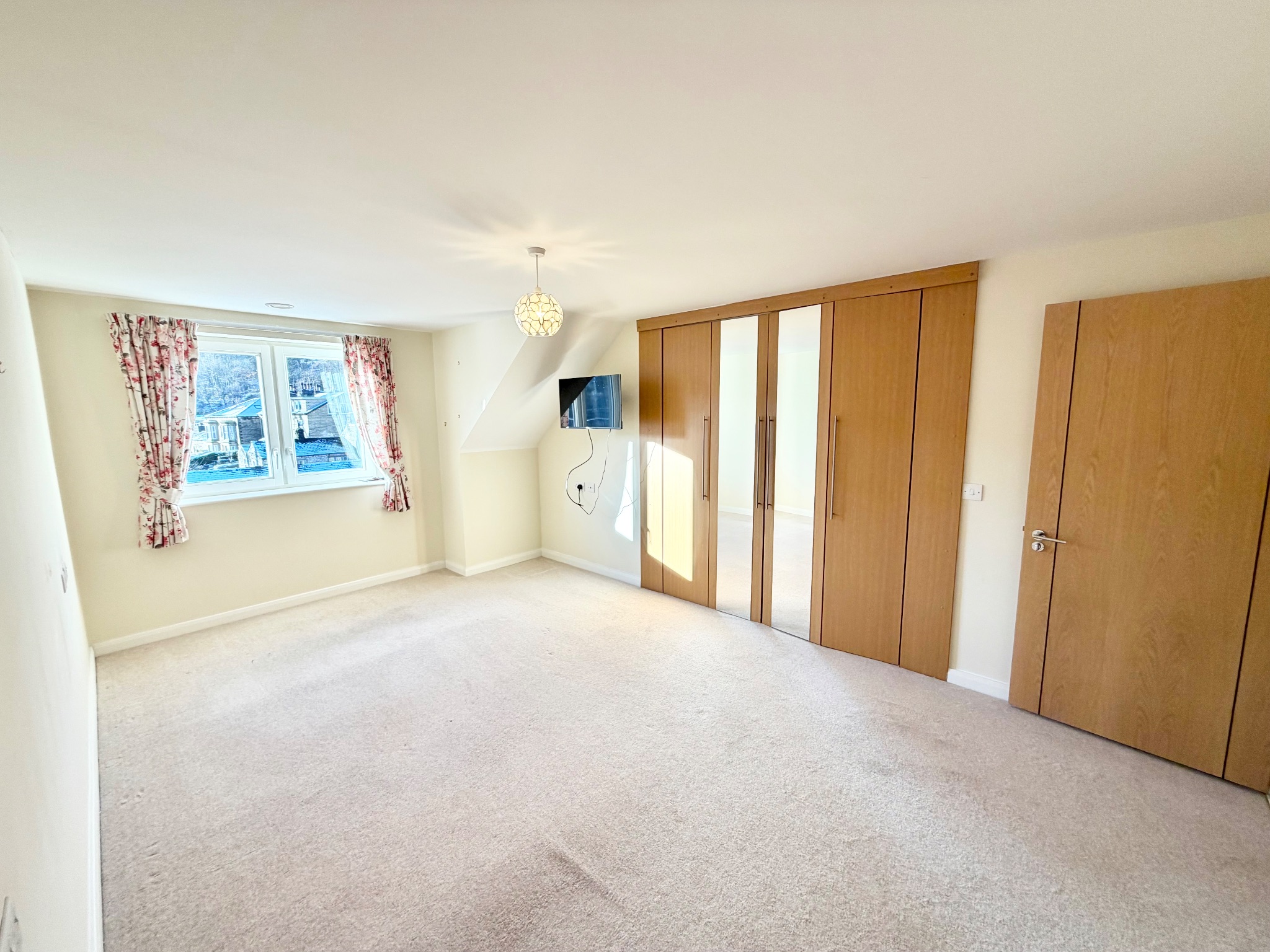 2 bedroom apartment flat/apartment SSTC in Hebden Bridge - Photograph 1.