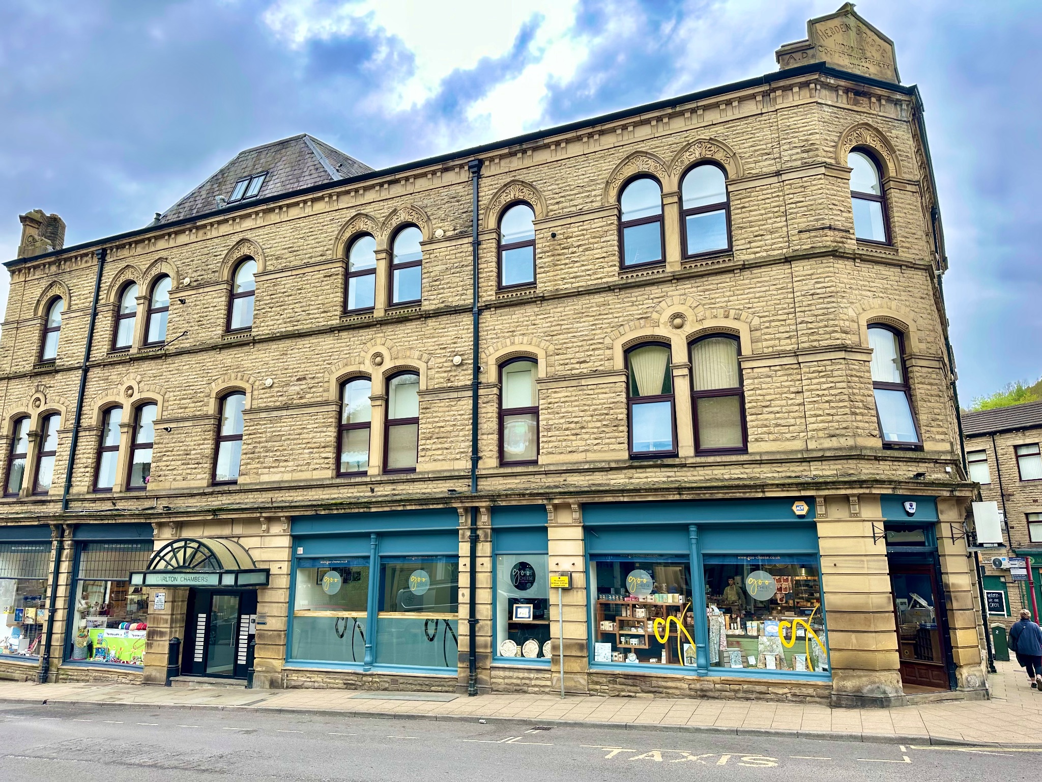 1 bedroom apartment flat/apartment For Sale in Hebden Bridge - Photograph 1.