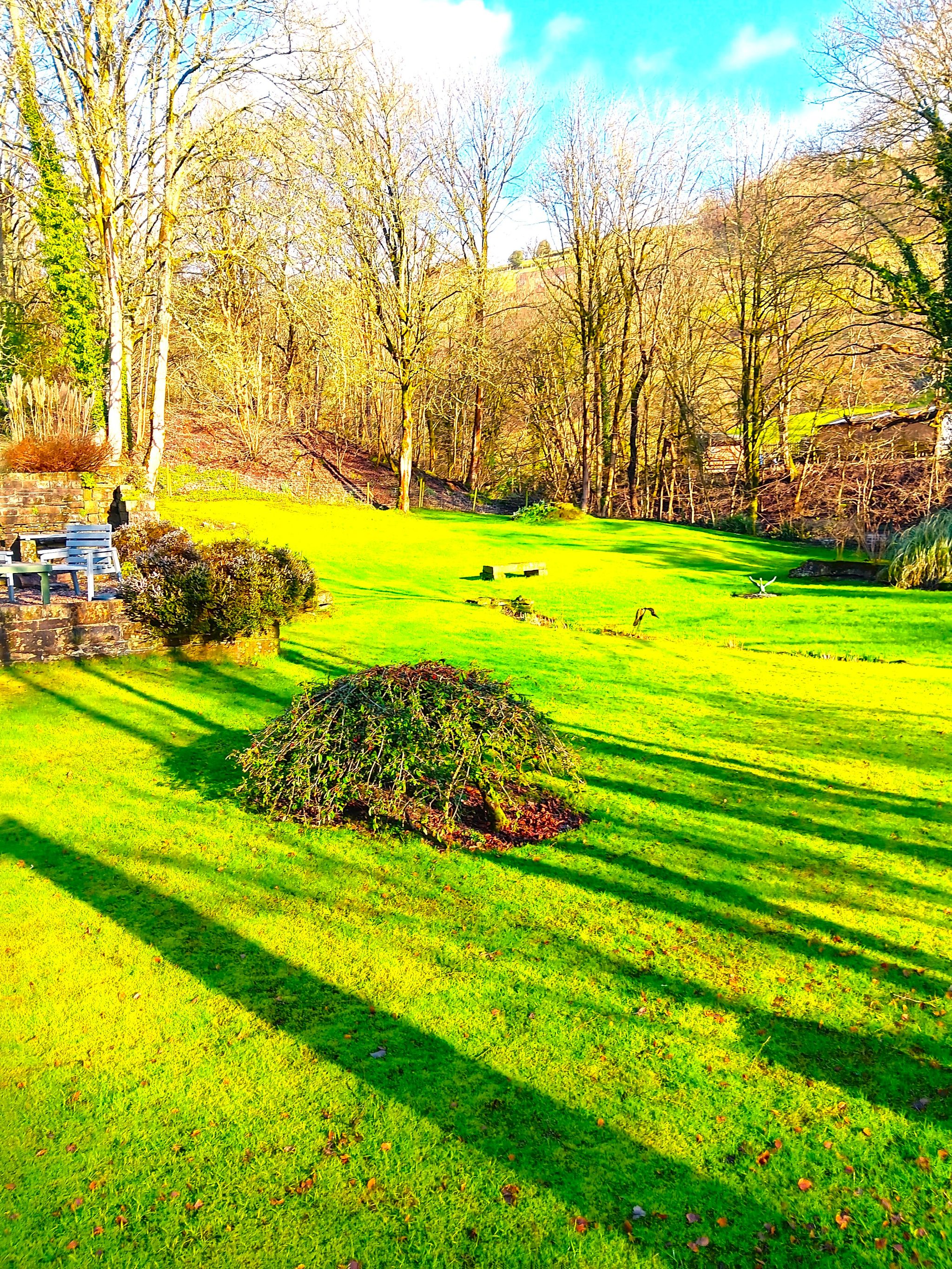 3 bedroom detached house SSTC in Halifax - Photograph 5.
