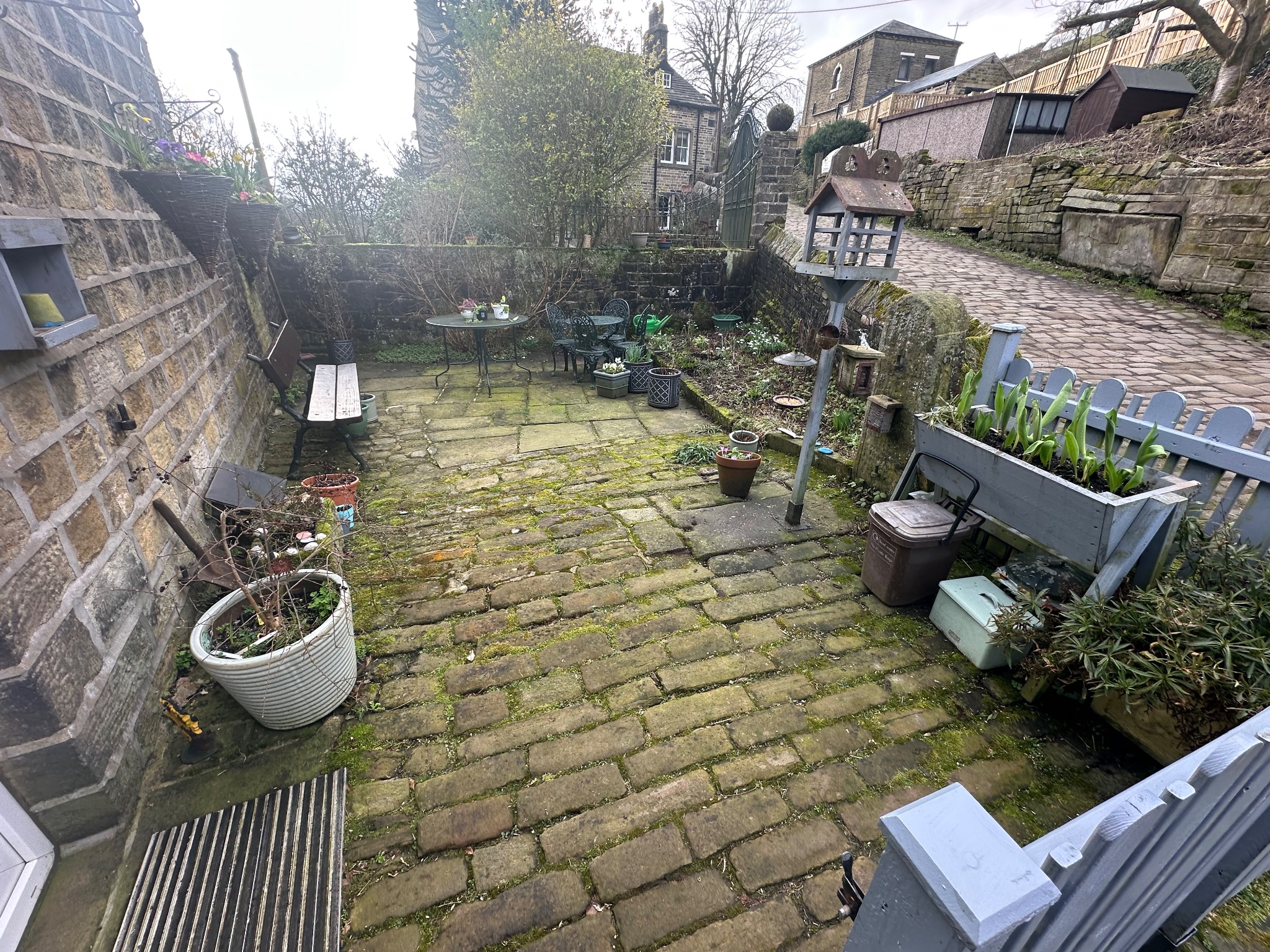 3 bedroom detached house SSTC in Halifax - Photograph 36.