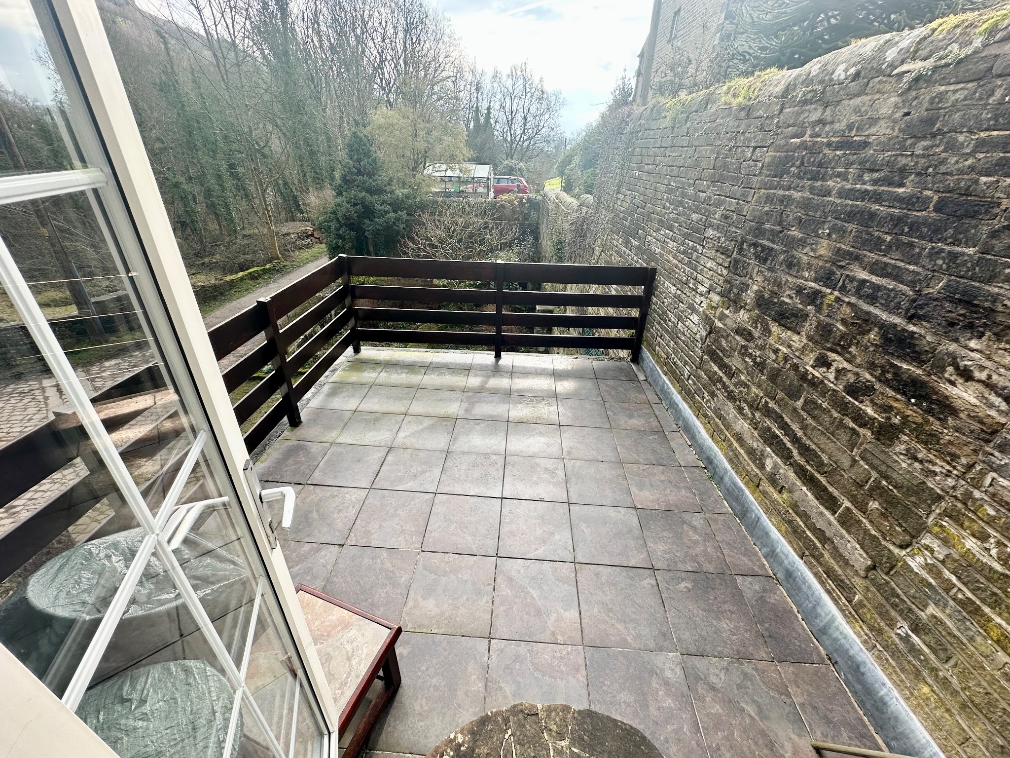3 bedroom detached house SSTC in Halifax - Photograph 25.