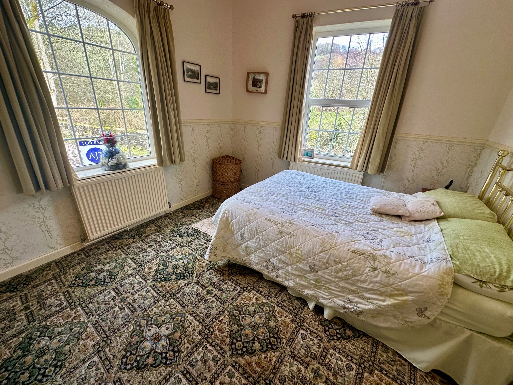 3 bedroom detached house SSTC in Halifax - Photograph 19.