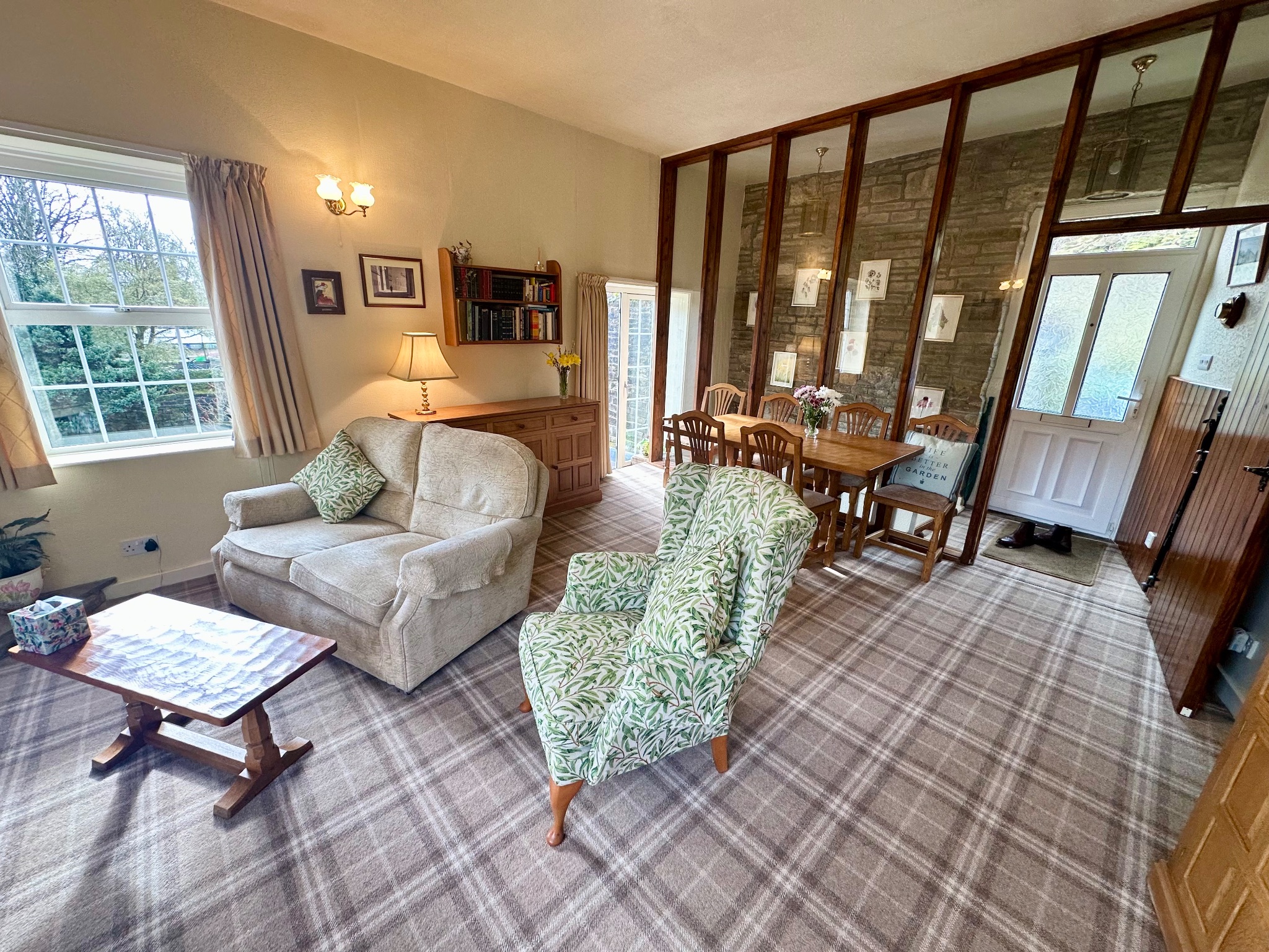 3 bedroom detached house SSTC in Halifax - Photograph 9.