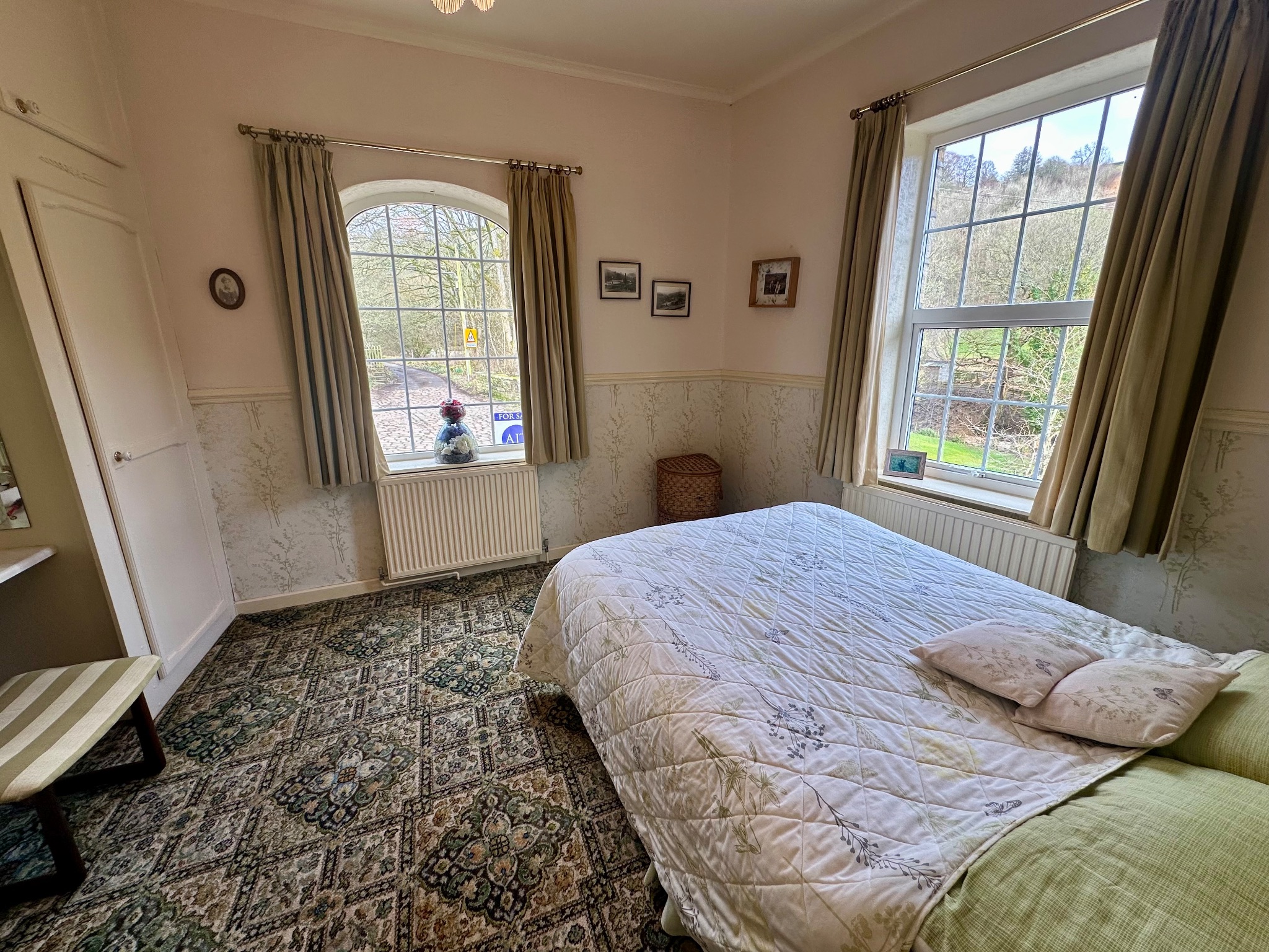 3 bedroom detached house SSTC in Halifax - Photograph 17.