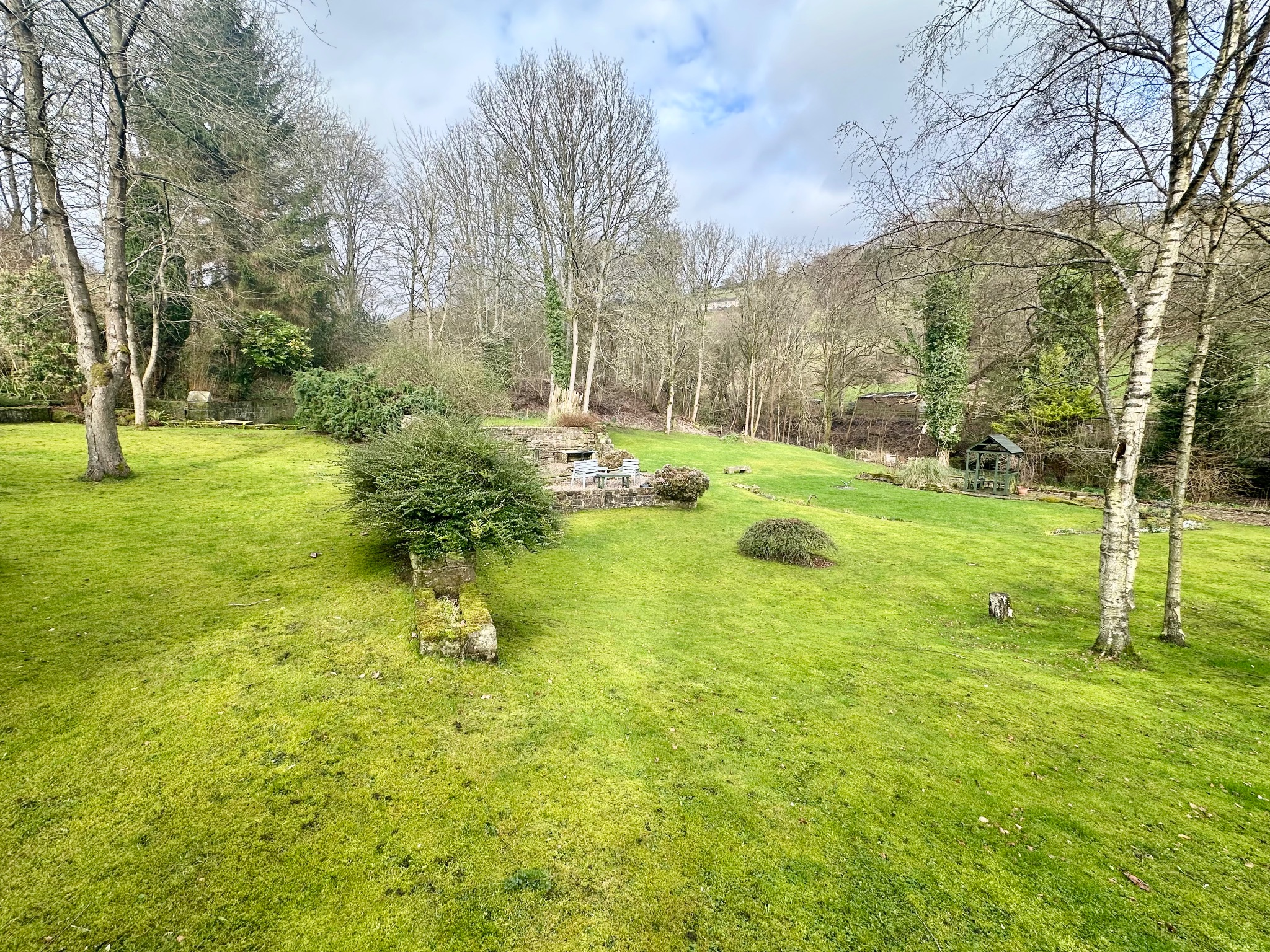 3 bedroom detached house SSTC in Halifax - Photograph 34.