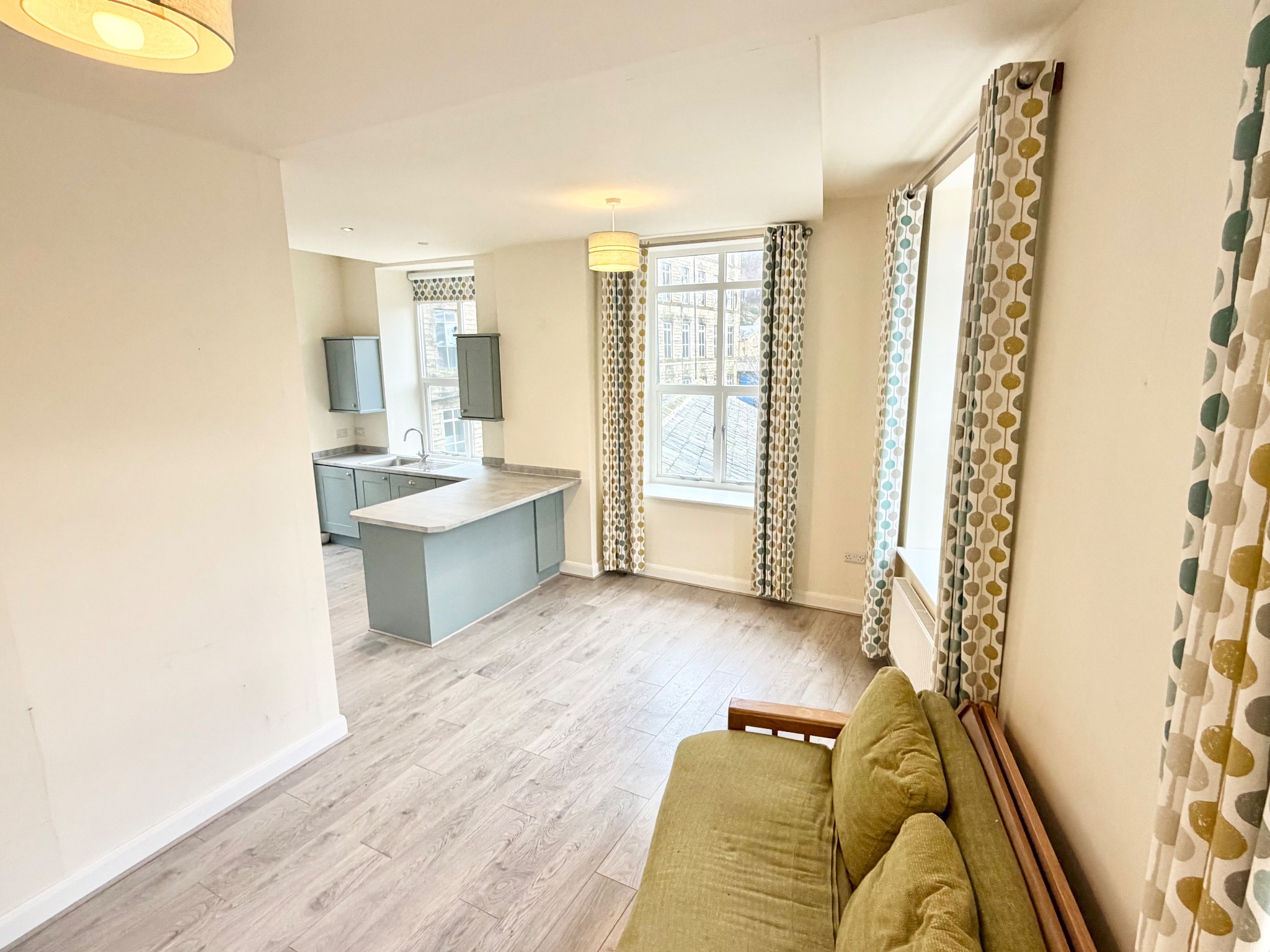 1 bedroom apartment flat/apartment For Sale in Walsden - Photograph 8.