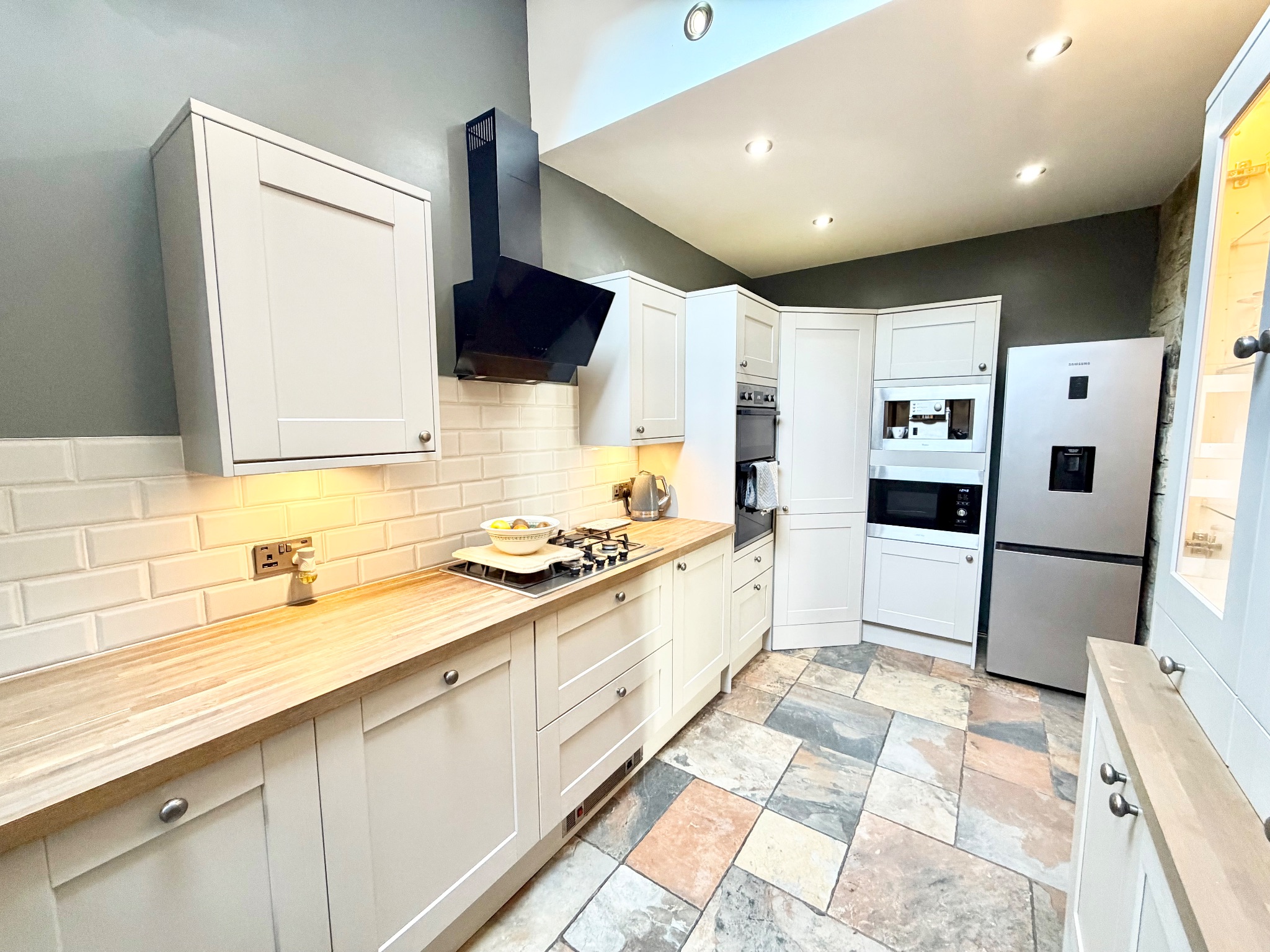 4 bedroom end terraced house SSTC in Halifax - Photograph 13.