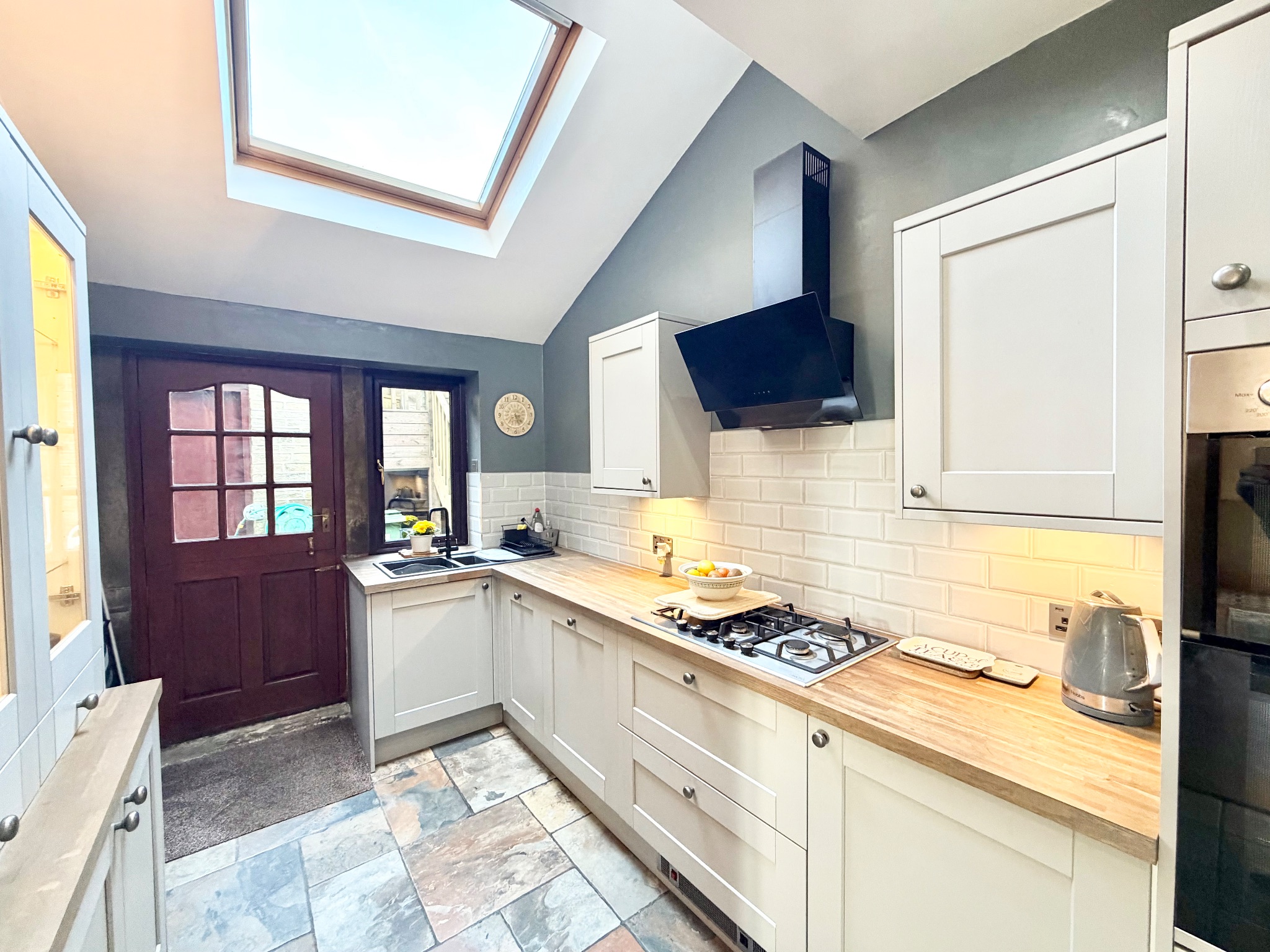 4 bedroom end terraced house SSTC in Halifax - Photograph 14.