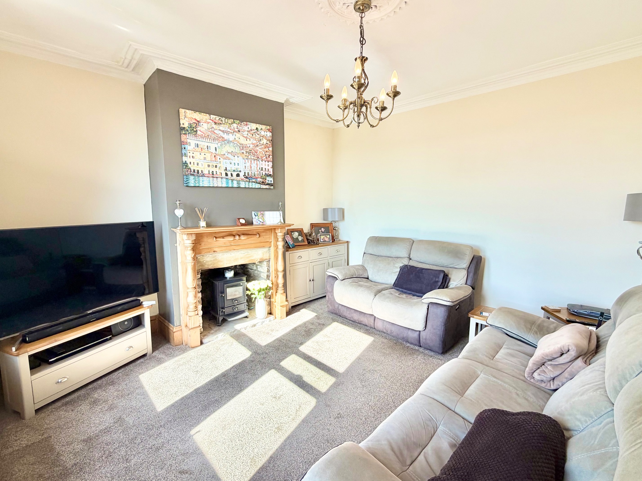 4 bedroom end terraced house SSTC in Halifax - Photograph 4.