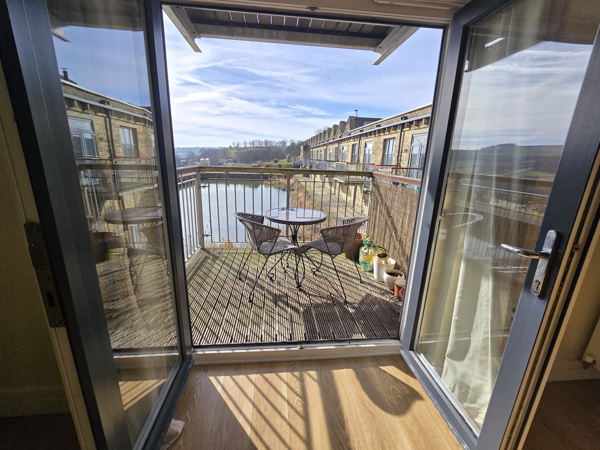 2 bedroom apartment flat/apartment For Sale in Halifax - Property photograph.