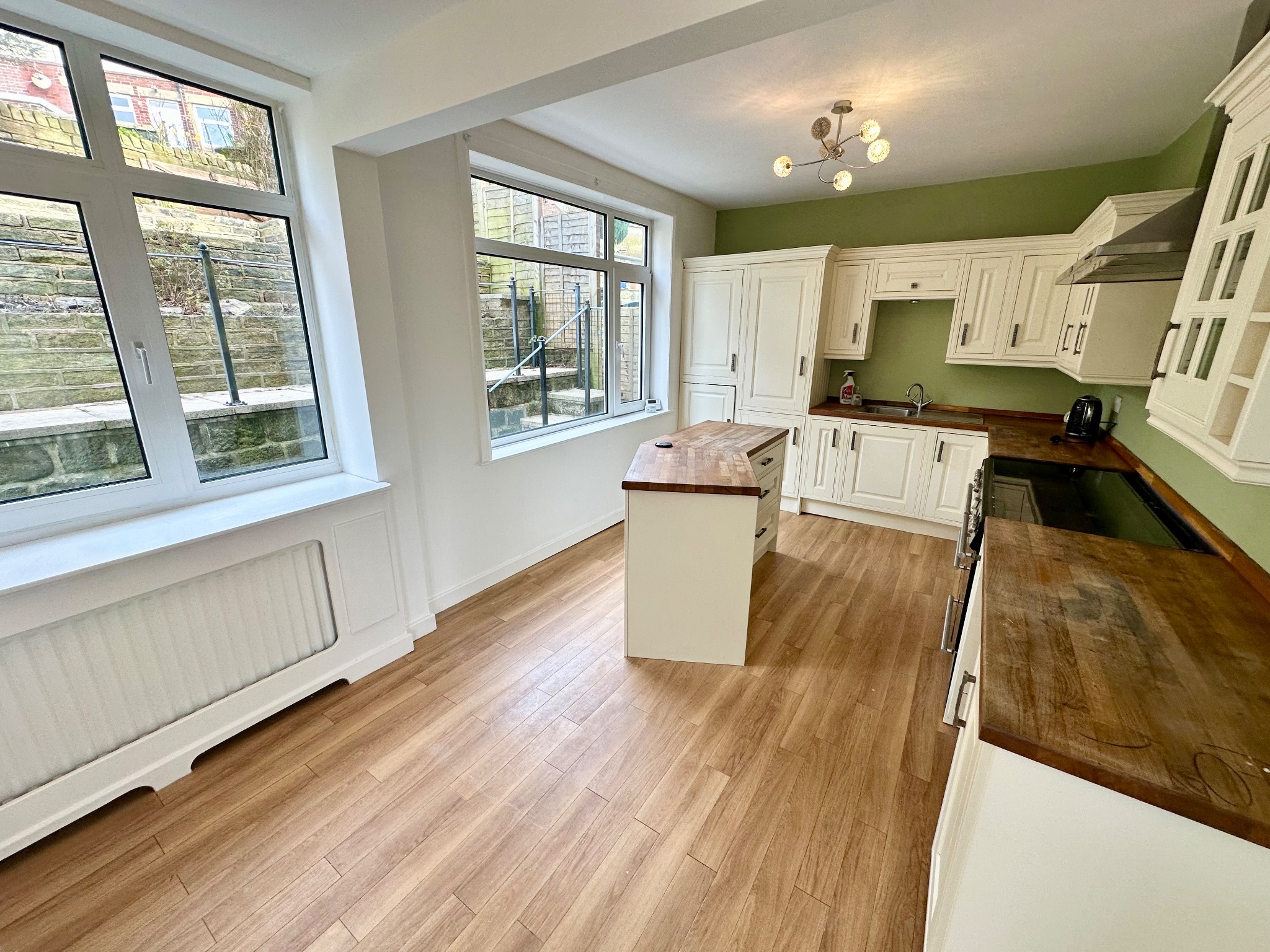 3 bedroom semi-detached house SSTC in Todmorden - Photograph 7.