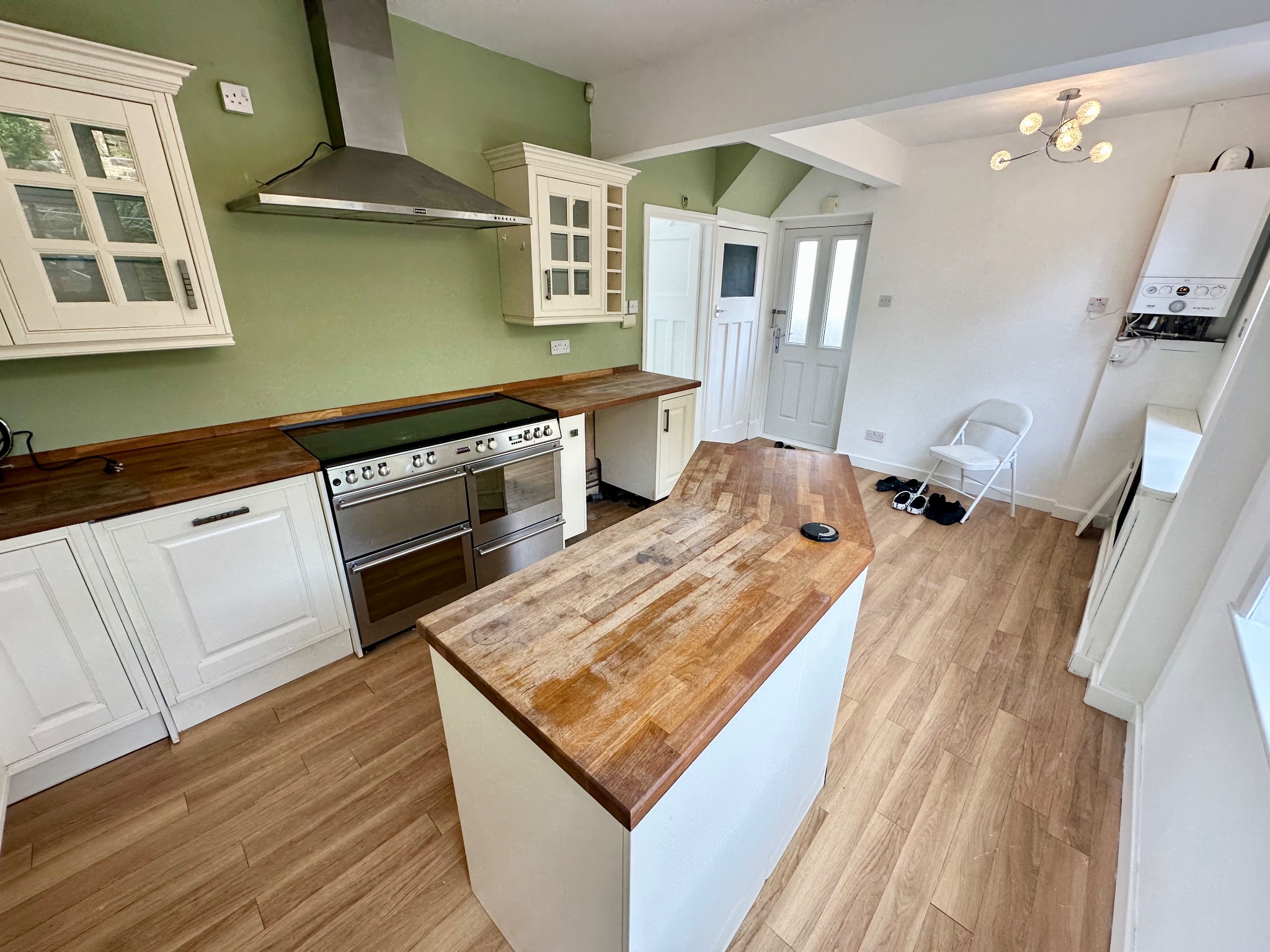3 bedroom semi-detached house SSTC in Todmorden - Photograph 8.