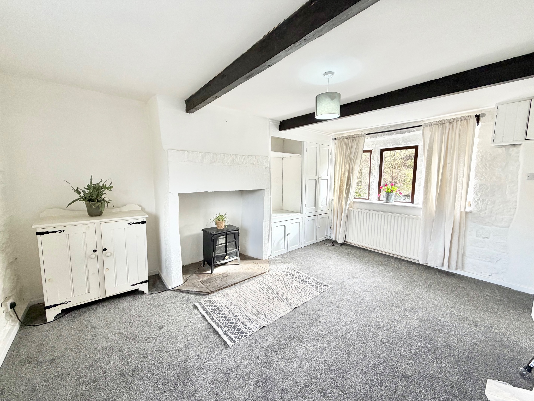 1 bedroom mid terraced house For Sale in Hebden Bridge - Photograph 2.