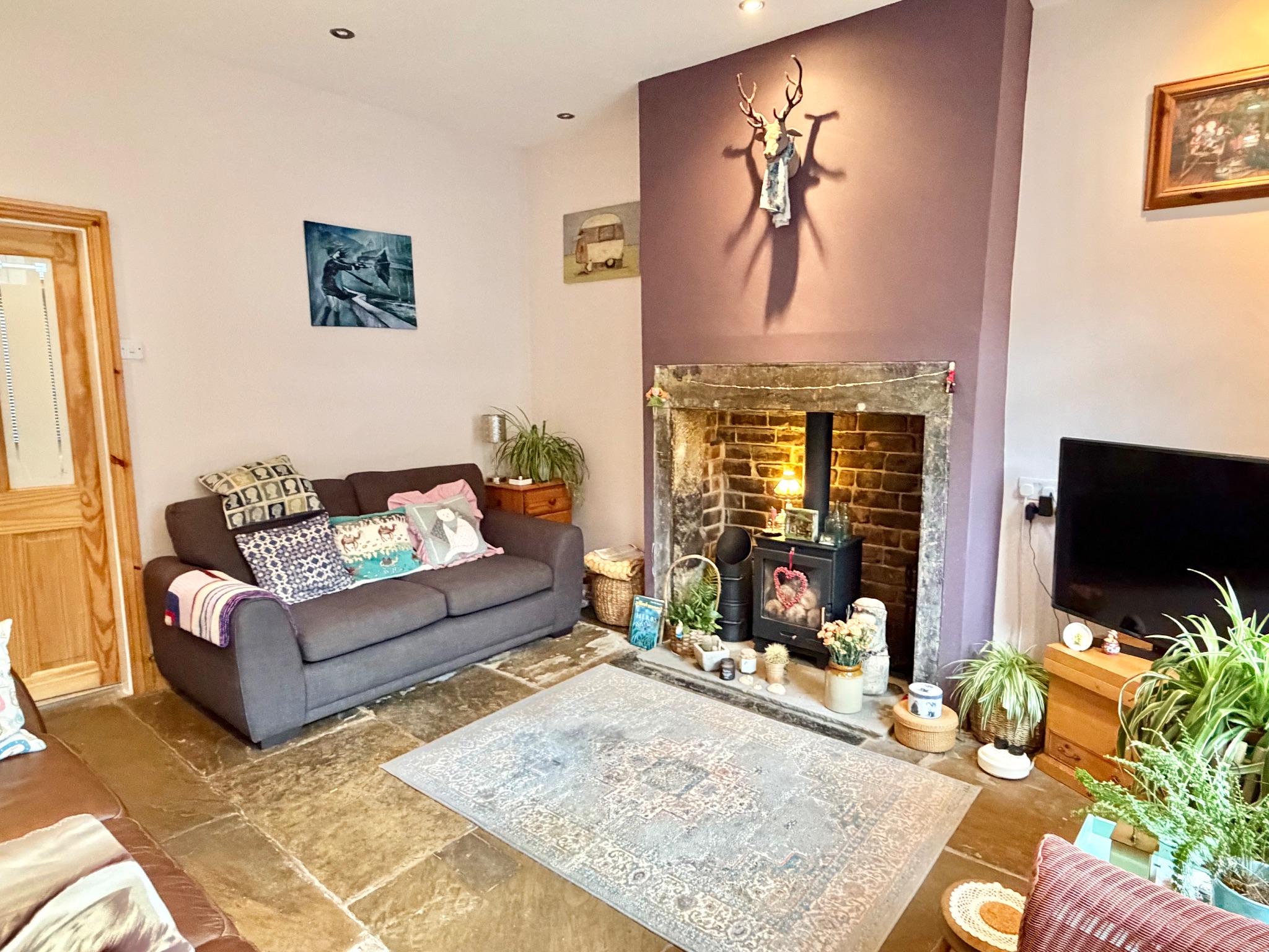 3 bedroom mid terraced house For Sale in Hebden Bridge - Photograph 3.