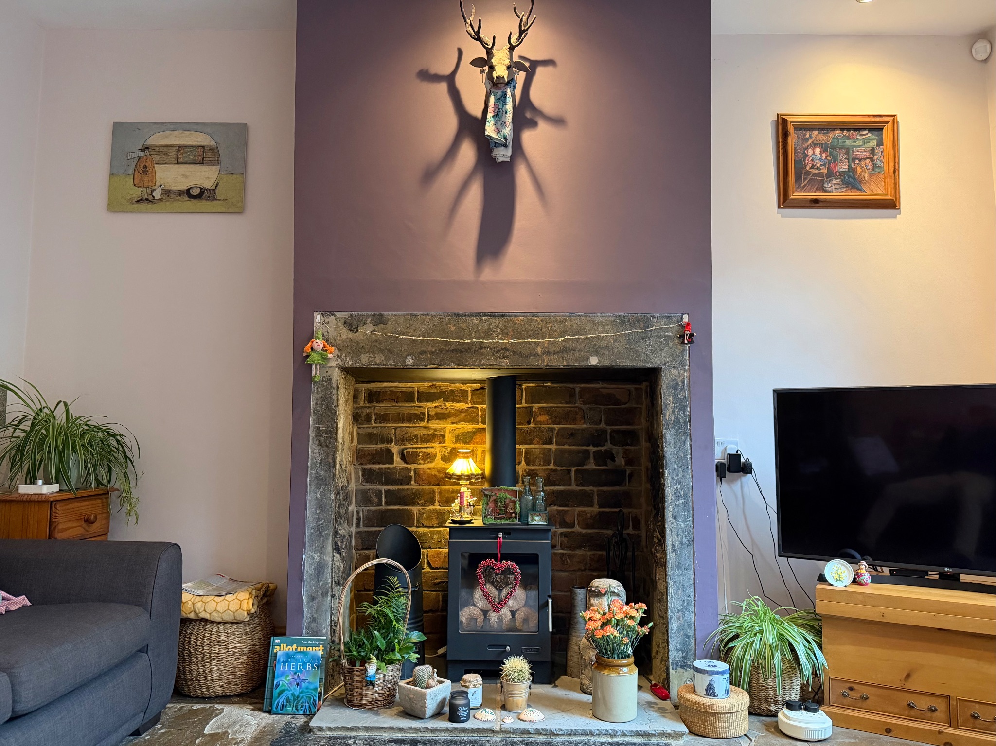3 bedroom mid terraced house For Sale in Hebden Bridge - Photograph 5.