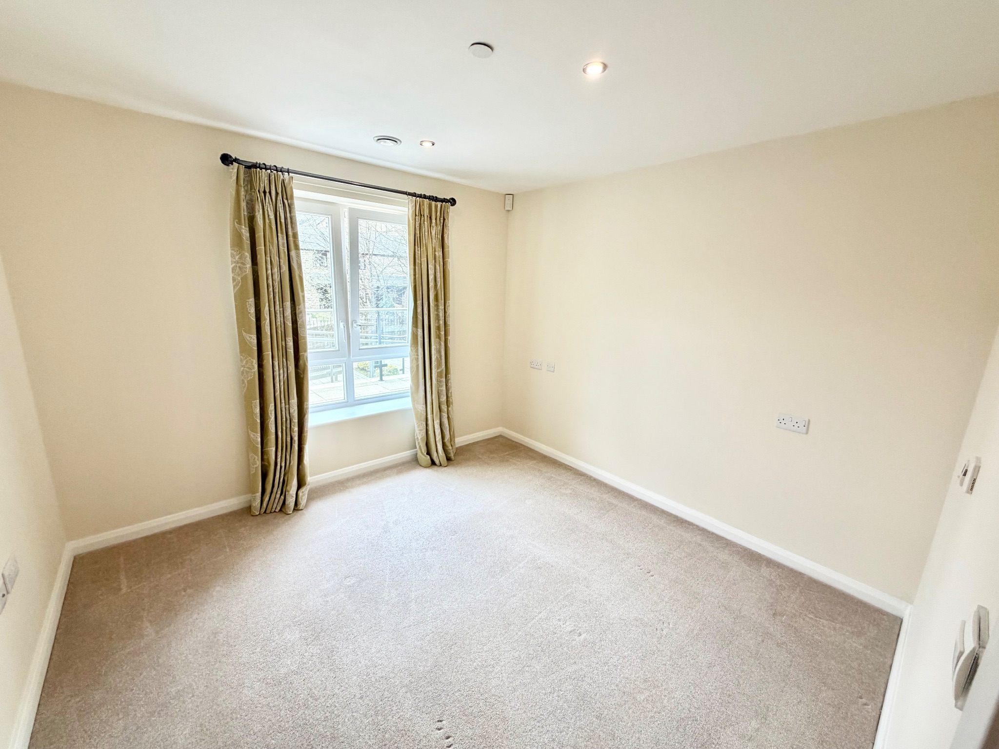 2 bedroom apartment flat/apartment For Sale in Hebden Bridge - Photograph 12.