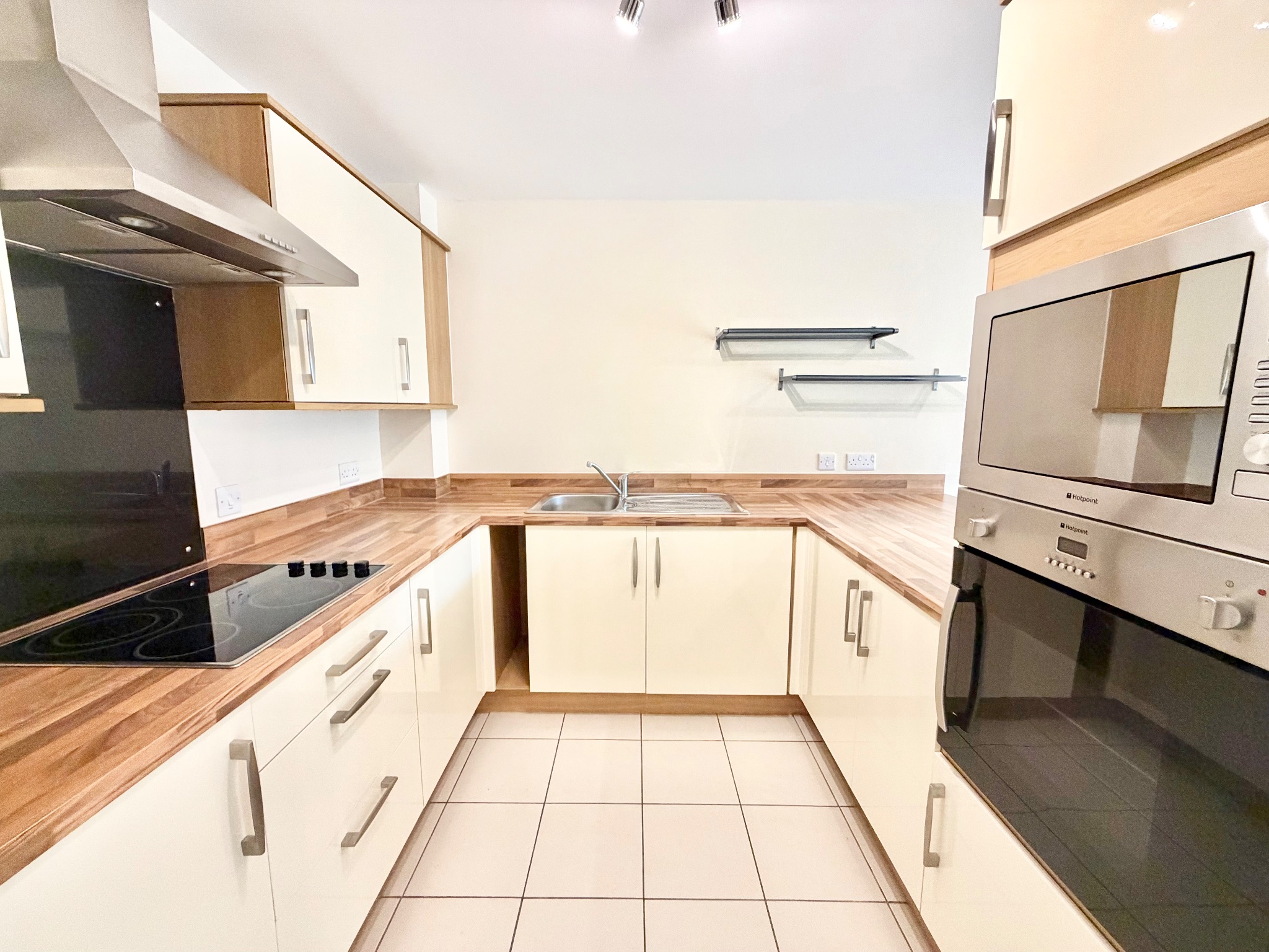 2 bedroom apartment flat/apartment For Sale in Hebden Bridge - Photograph 7.