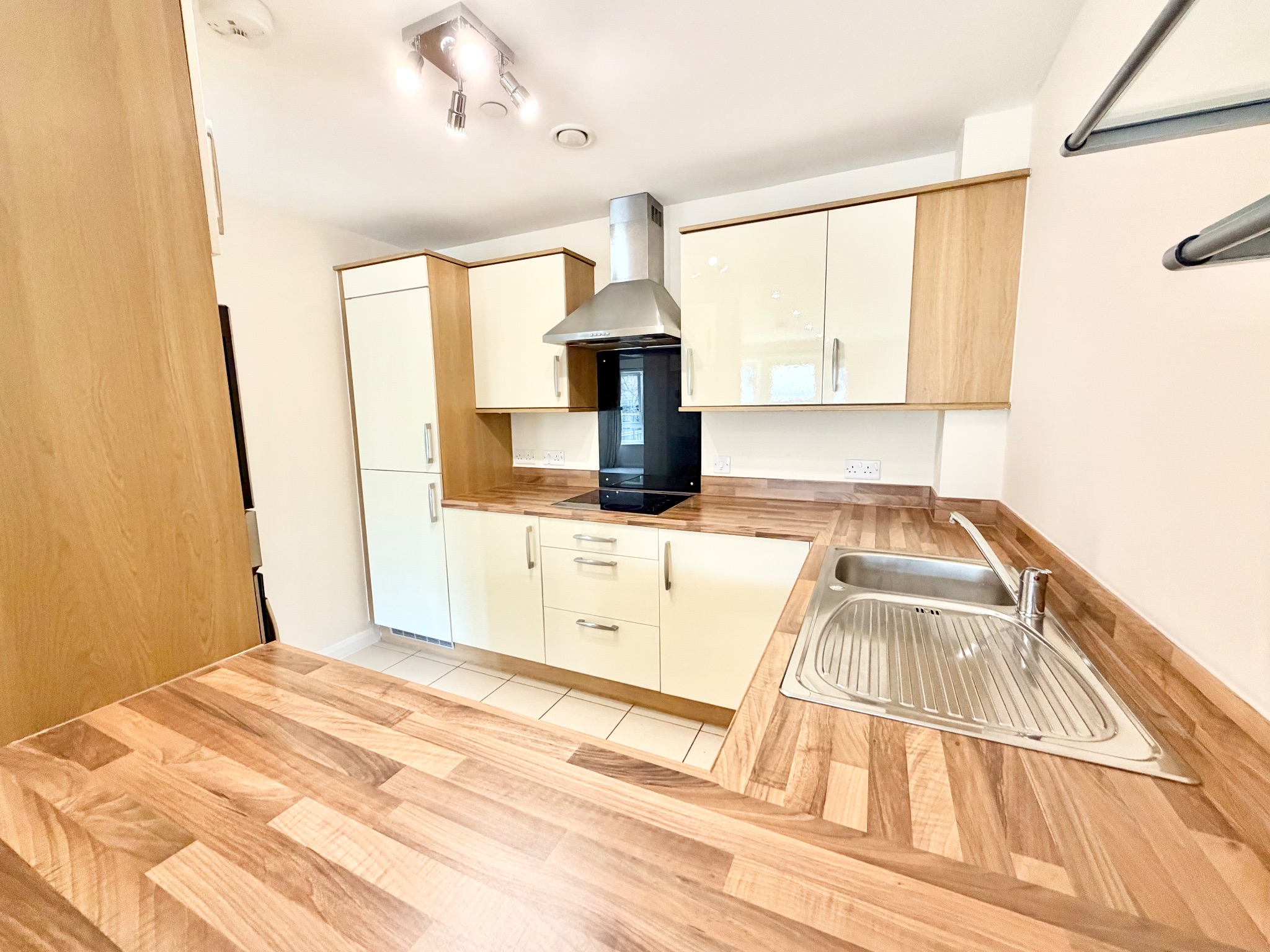 2 bedroom apartment flat/apartment For Sale in Hebden Bridge - Photograph 2.