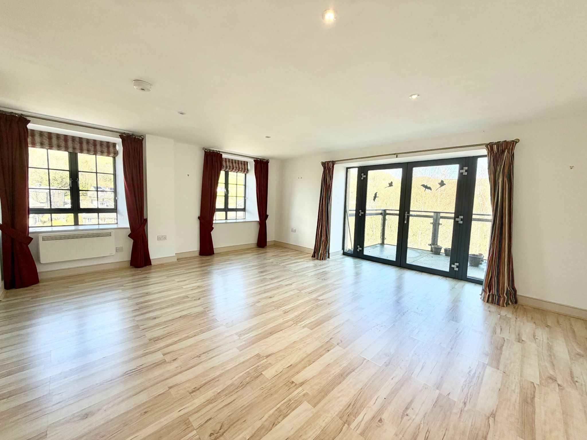 3 bedroom duplex flat/apartment Let Agreed in Todmorden - Photograph 13.