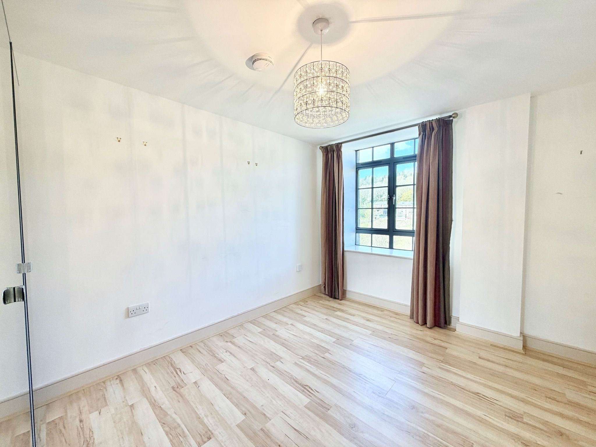 3 bedroom duplex flat/apartment Let Agreed in Todmorden - Photograph 11.