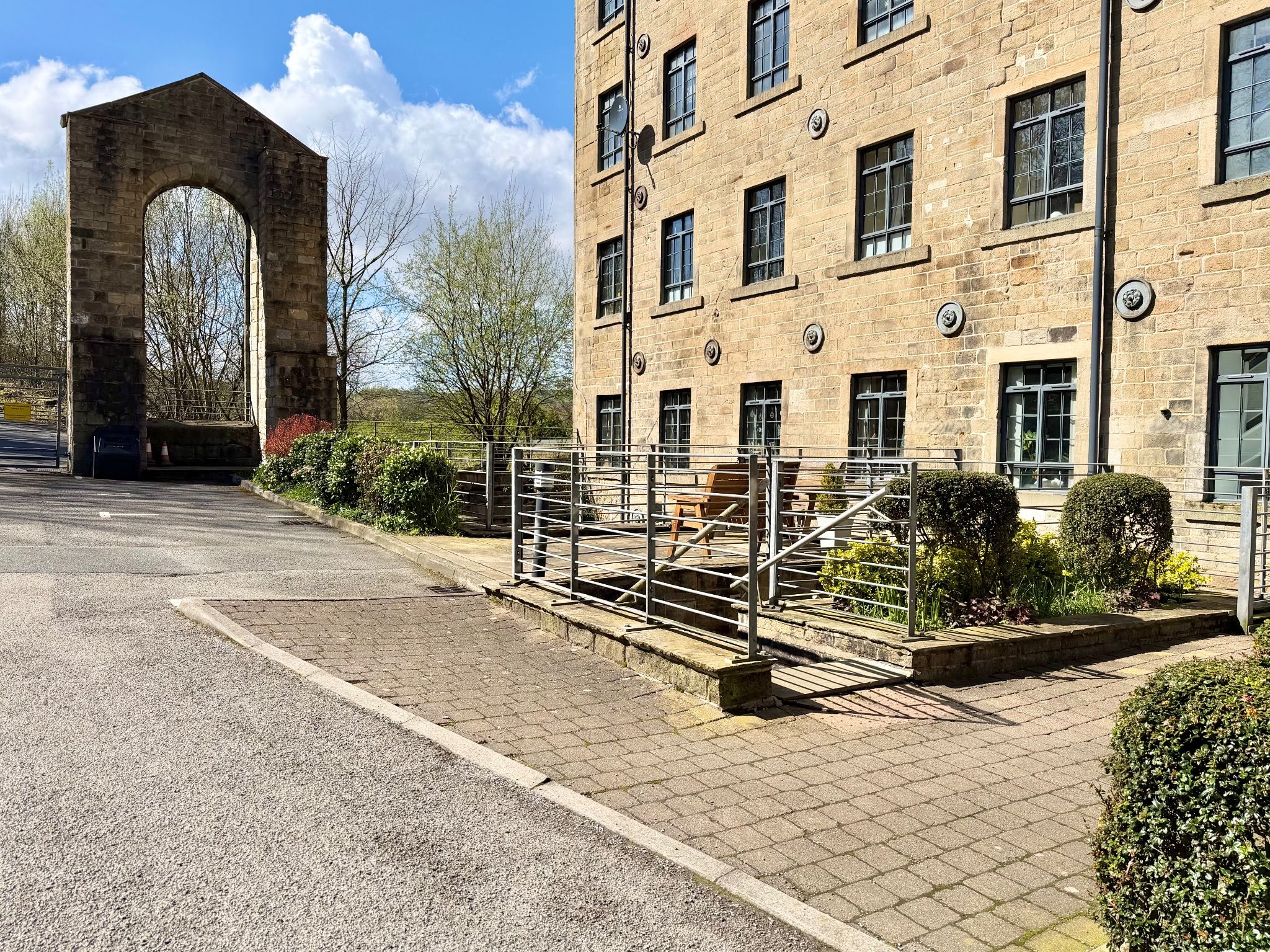 3 bedroom duplex flat/apartment Let Agreed in Todmorden - Photograph 6.