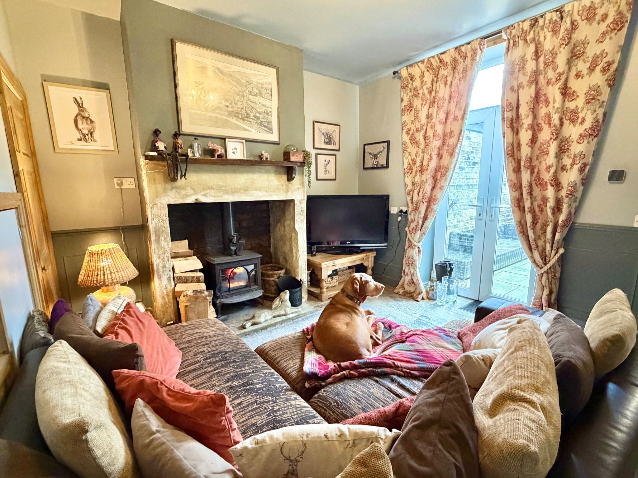 3 bedroom mid terraced house For Sale in Hebden Bridge - Photograph 9.