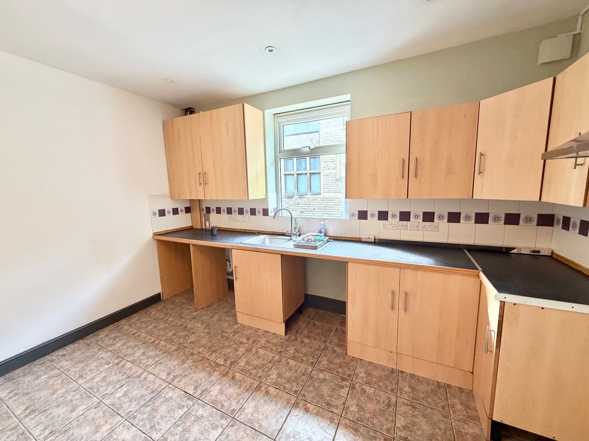 3 bedroom end terraced house To Let in Todmorden - Photograph 10.